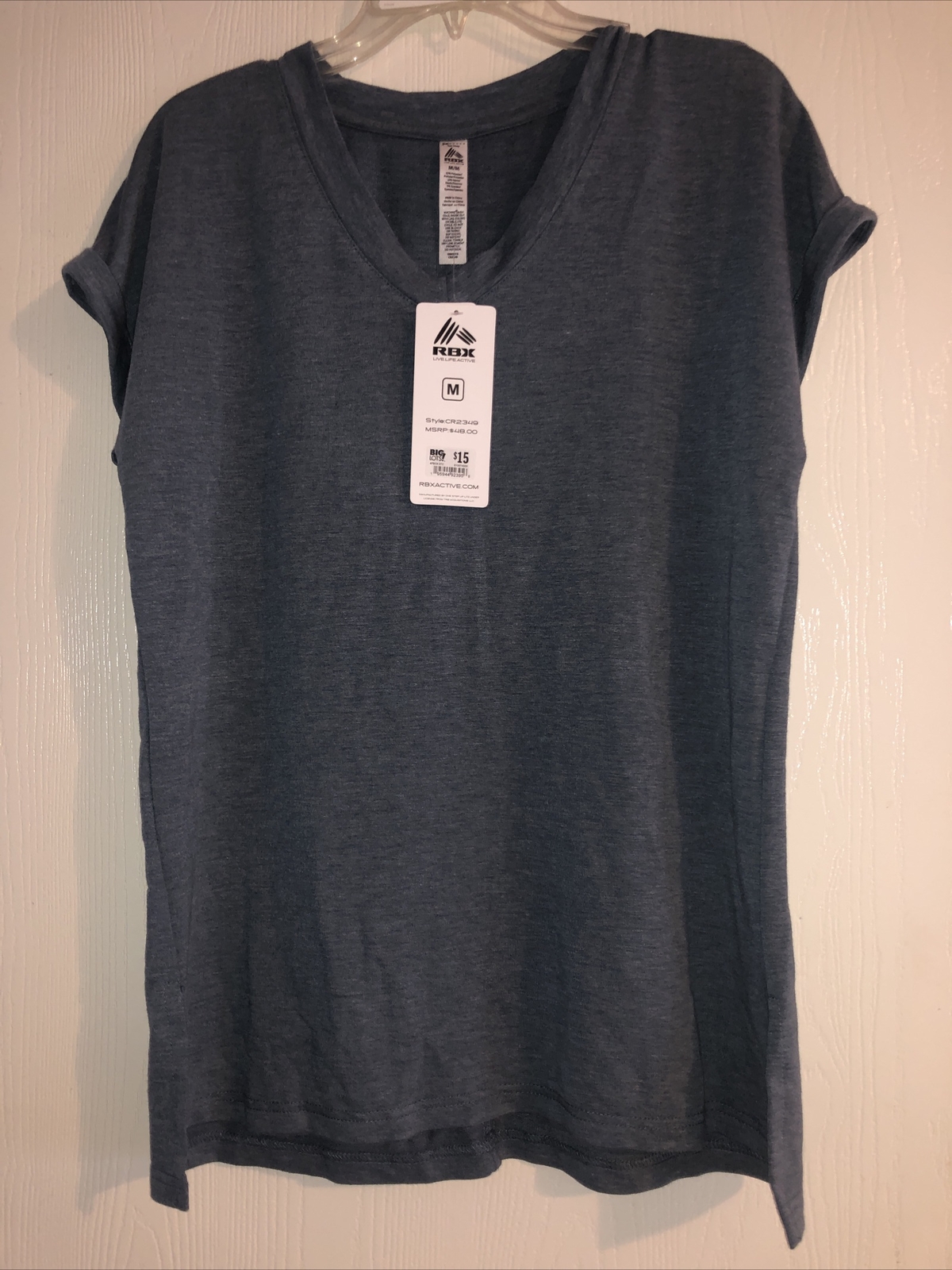 Reebok SpeedWick Active Wear V Neck Short Sleeve Women’s Top – Size Medium