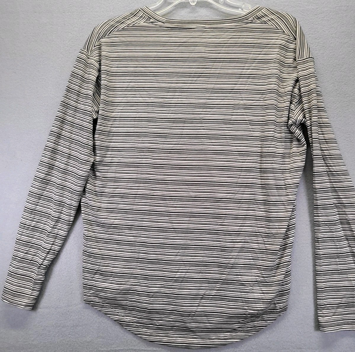 Athleta Womens Top Cloudlight Stratus Striped Black Beige Long Sleeve Size Small