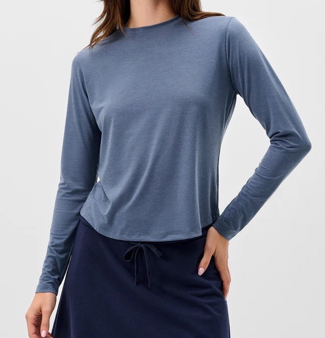 NWOT Women’s Johnnie-O Course Featherweight Long Sleeve T-Shirt Sea Blue Small