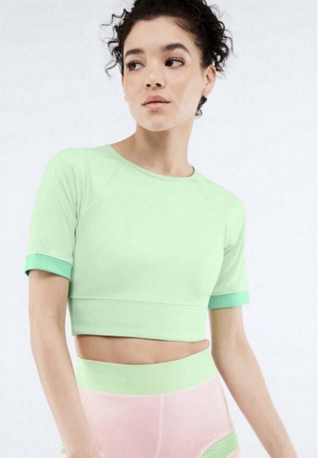 Fabletics Avah Color Block Cut Off Sleeve Crop Top Size M Reg $59.95