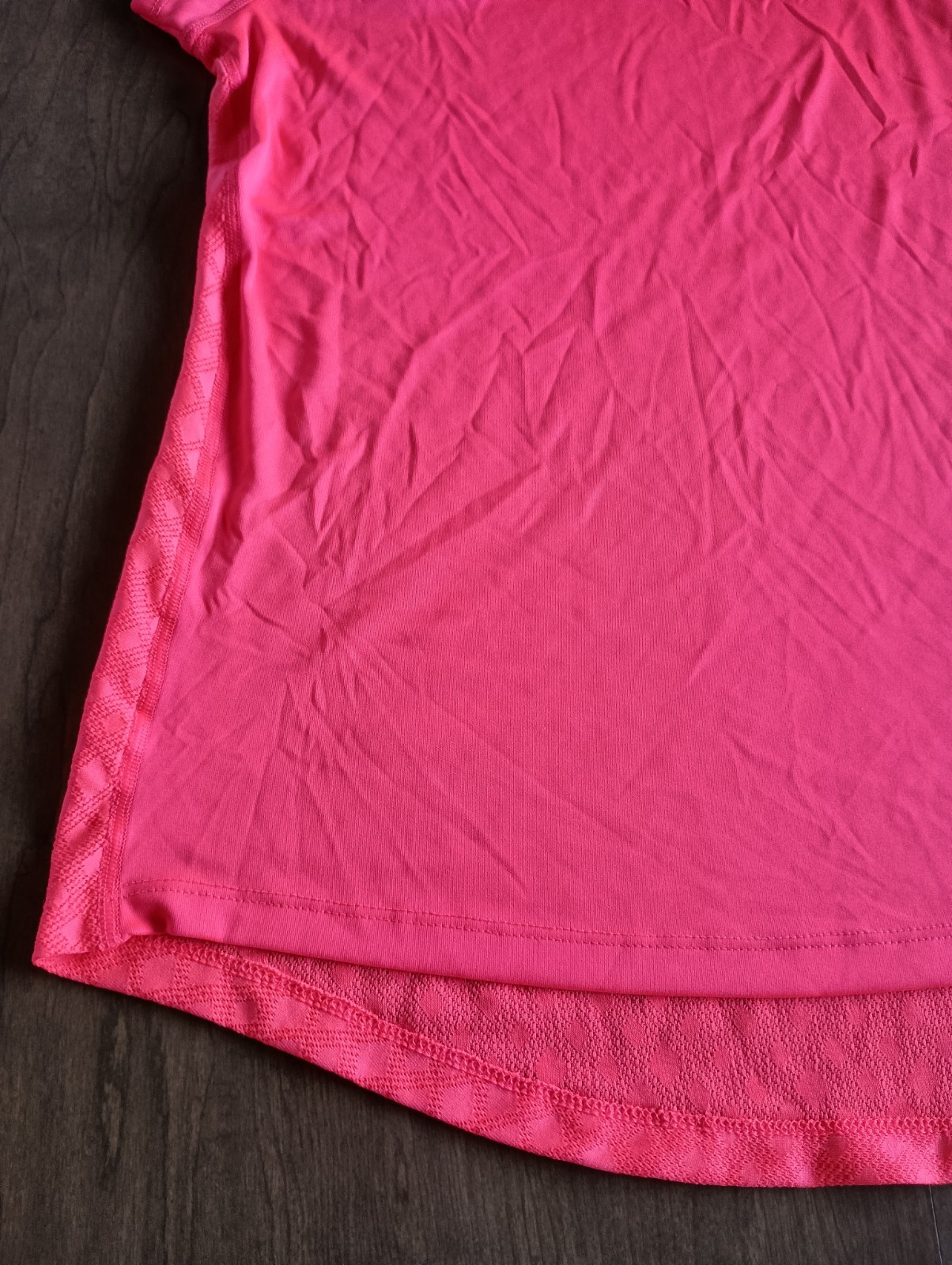 Champion Women’s Polyester Mesh Inserts Short Sleeve Activewear Shirt Medium