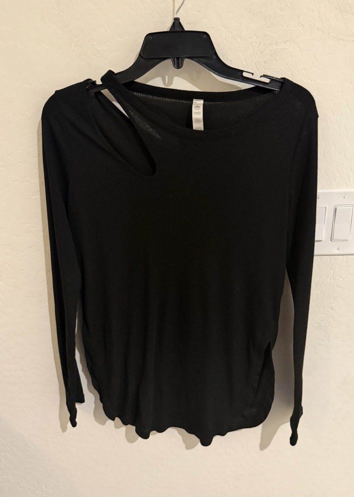 Alo Yoga cut out ribbed Peak long sleeve Top Black Sz M