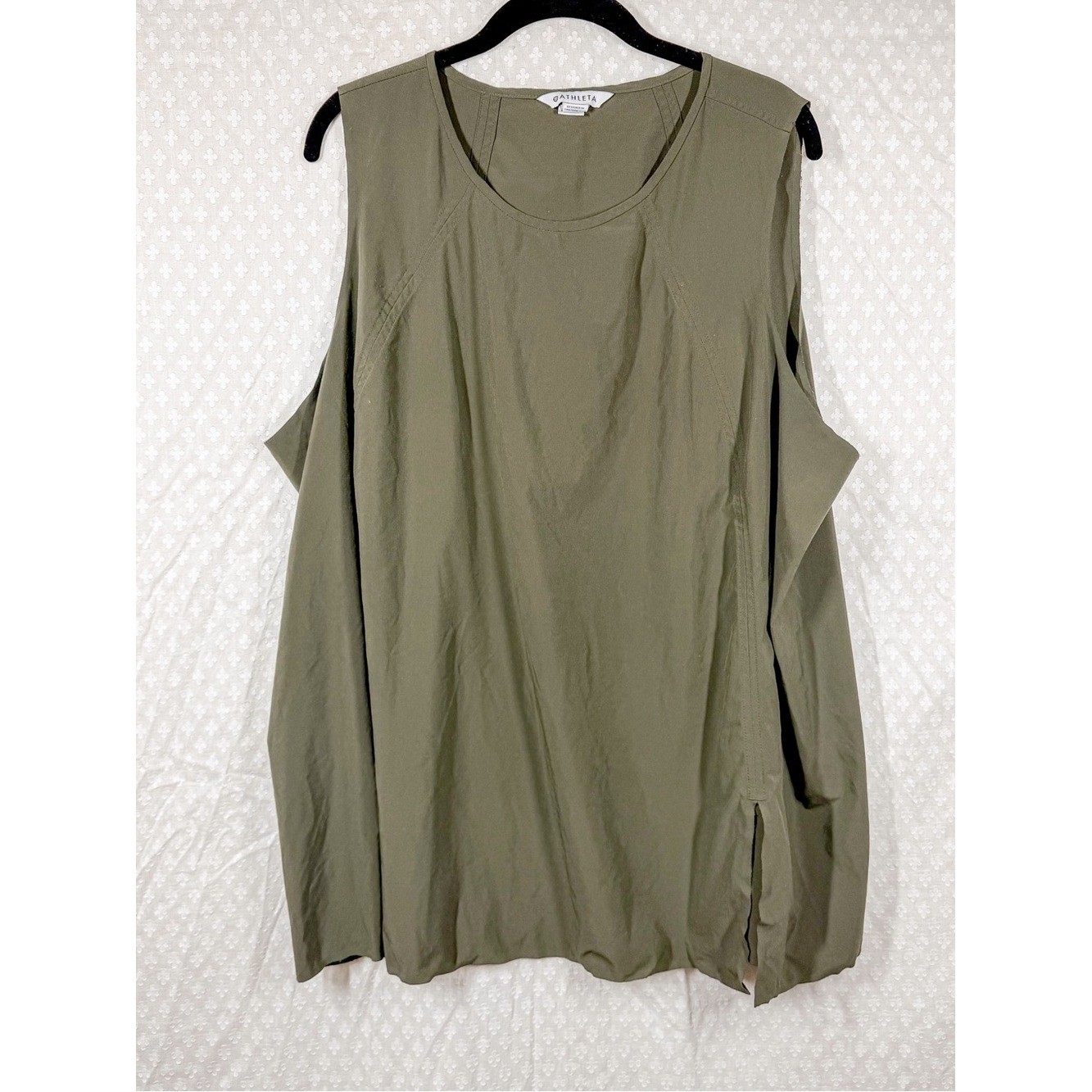 Athleta Women Tank Top Sz 2X Plus Dark Green Zephyr Refined Activewear Workout