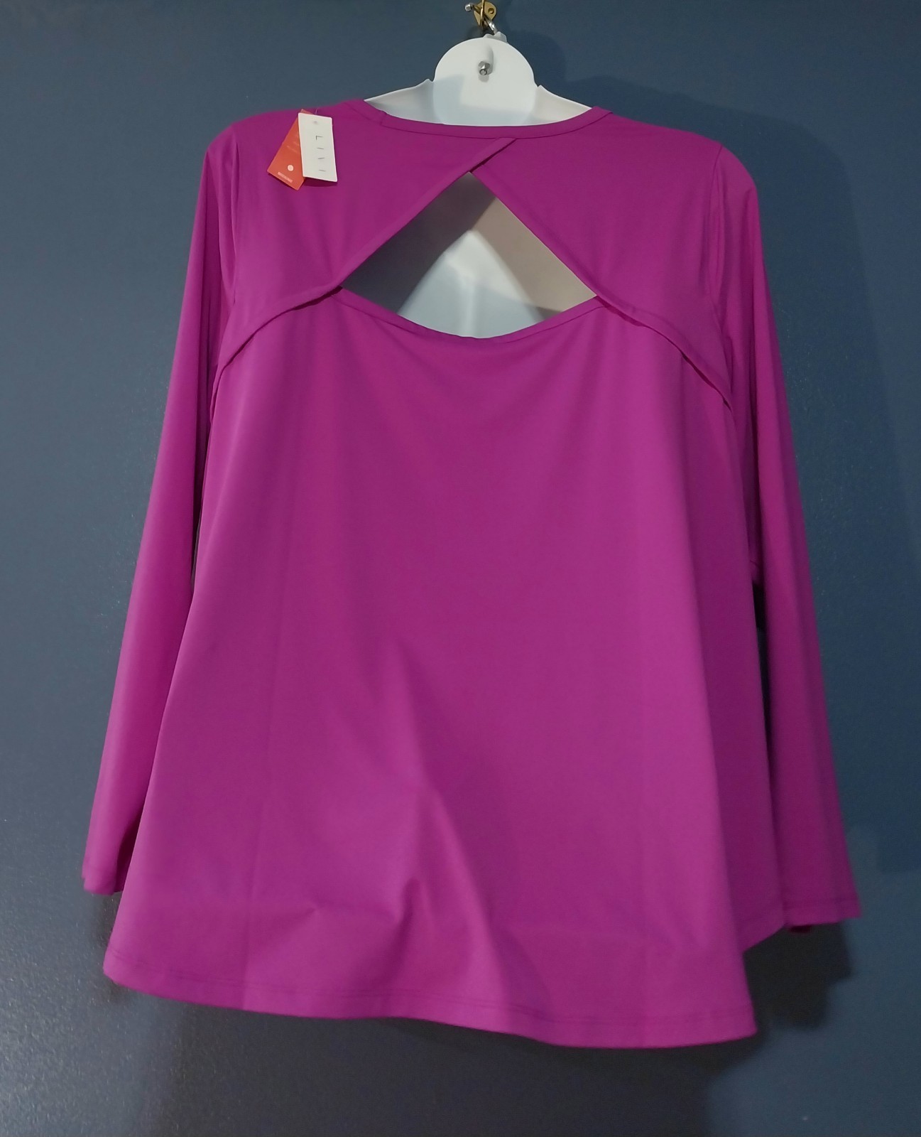 NEW Lane Bryant Livi 26 28 4X Moisture Wicking Open Back Active Wear Top Violet