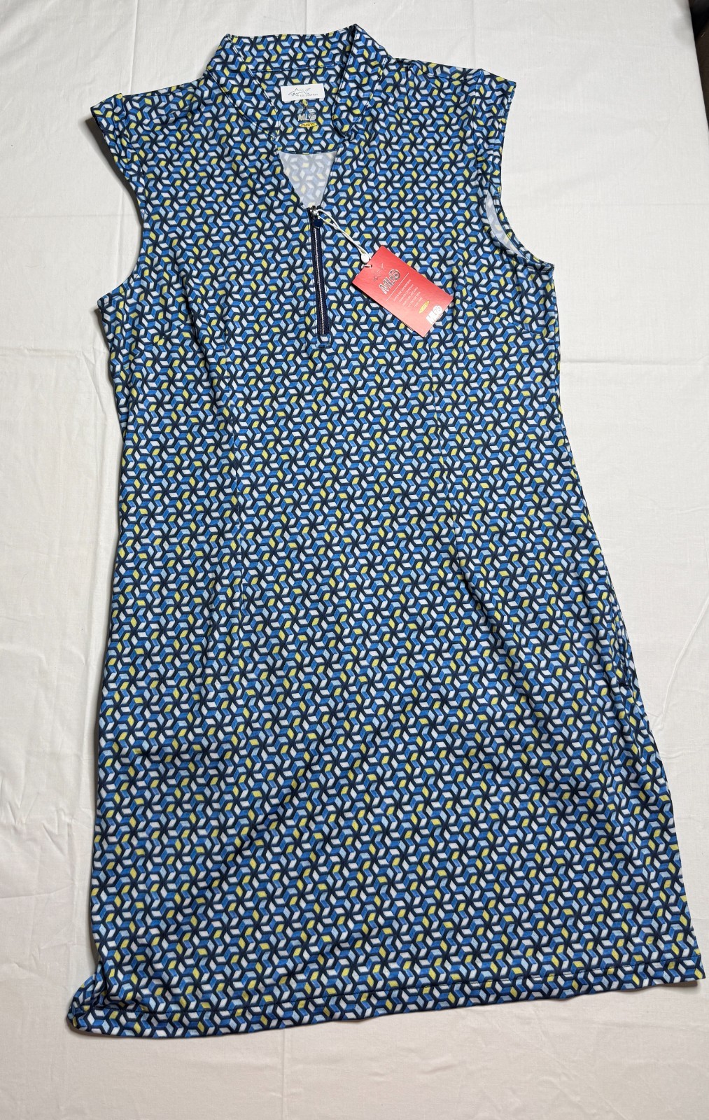 NWT WOMEN’S GREG NORMAN GOLF DRESS – SIZE: MEDIUM – MRNA (M5.7)