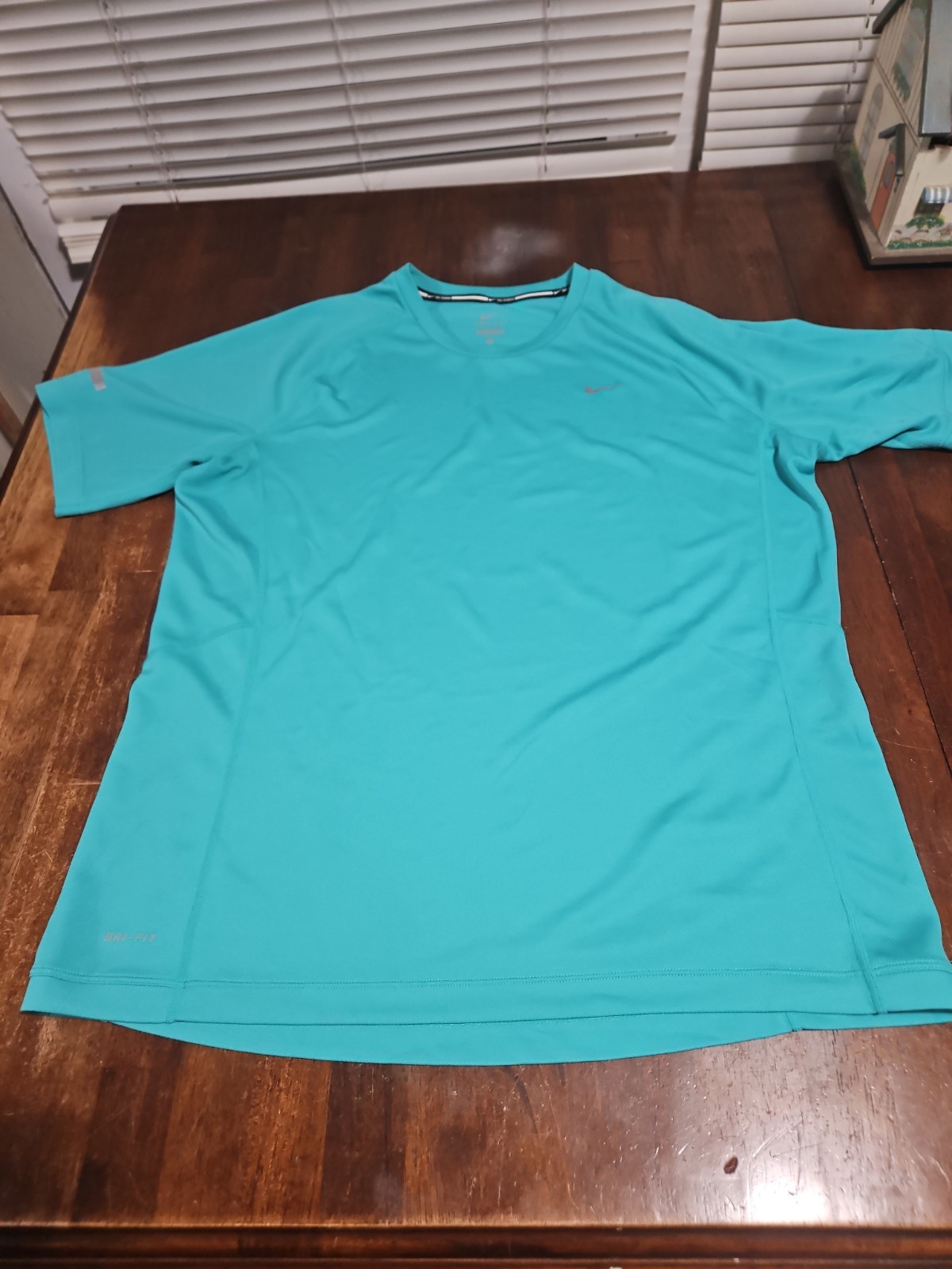 Nike Women’s Size L Dri-Fit Miler Reflective Training Running Shirt