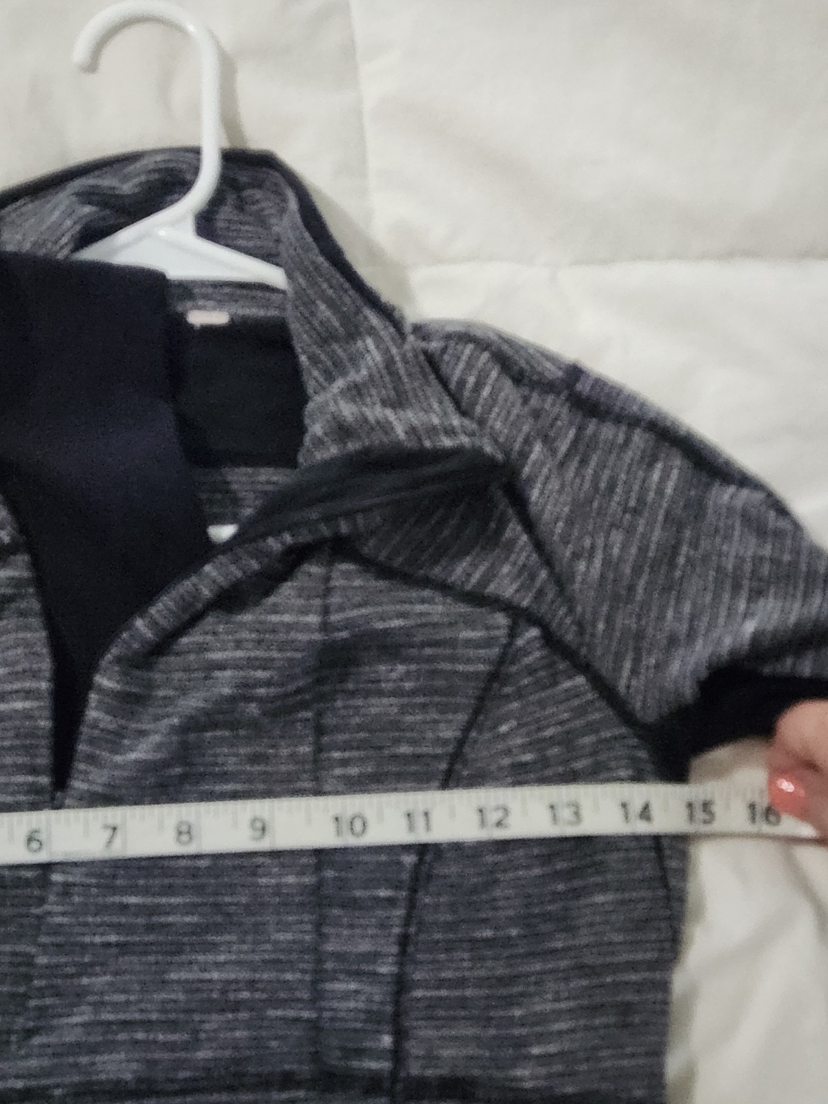 Lululemon Base Runner 1/2 Zip Heather Herringbone Black High Neck Womens Sz 4