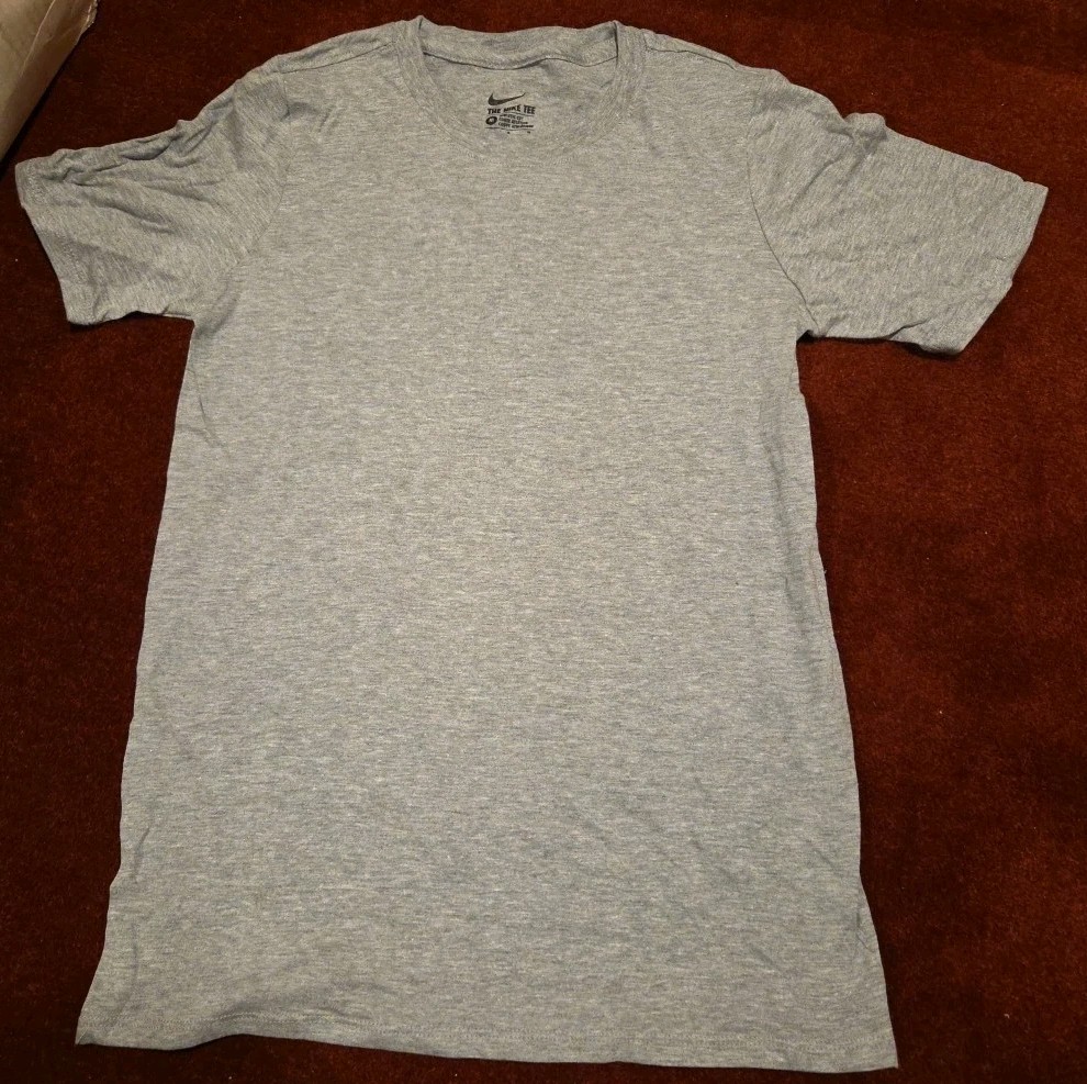 The Nike Tee Medium Junior Athletic Cut Gray Tshirt NEW