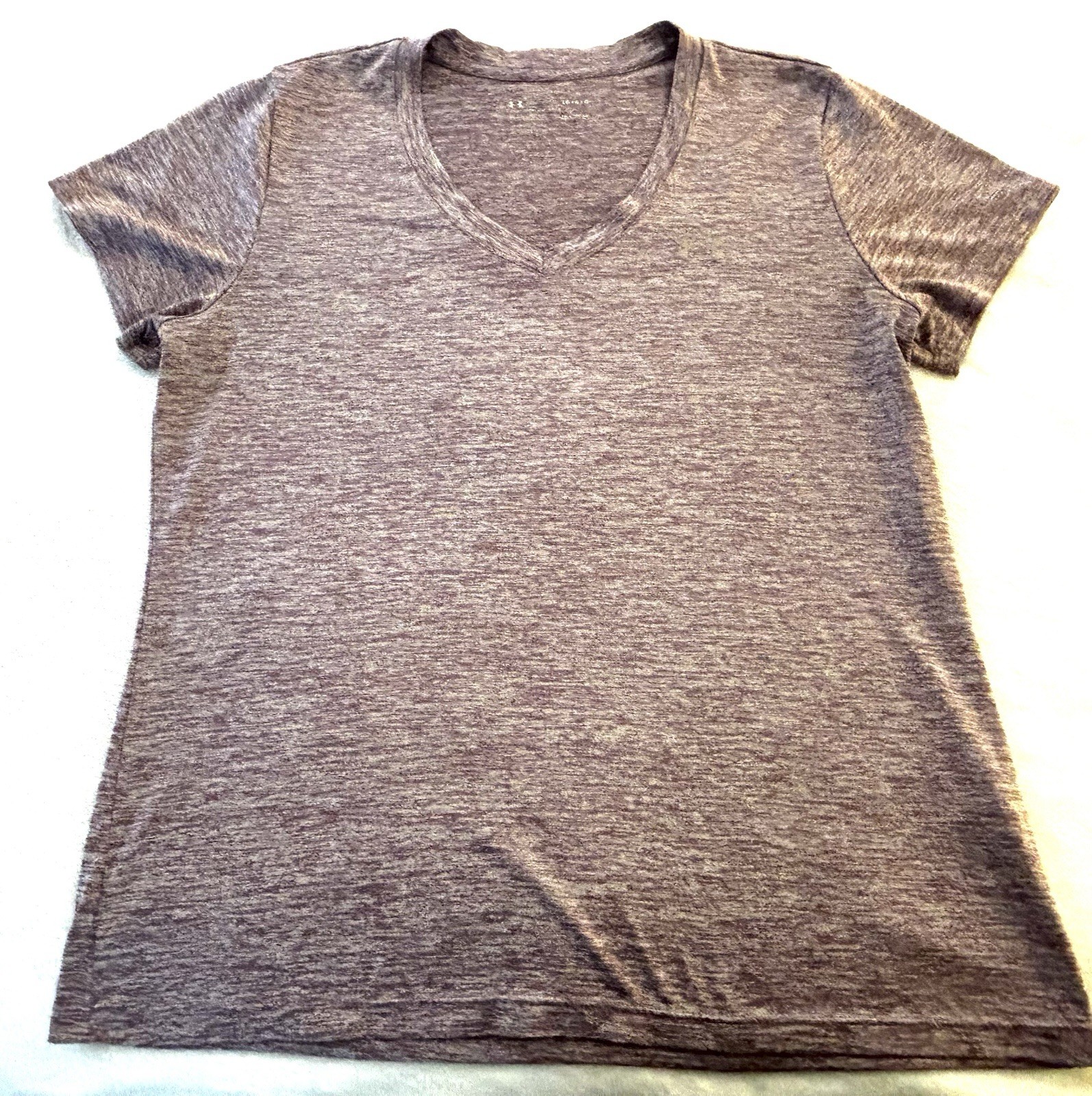 Under Armour HeatGear Womens Large Purple V-Neck Loose Fit Athletic Shirt 21×27