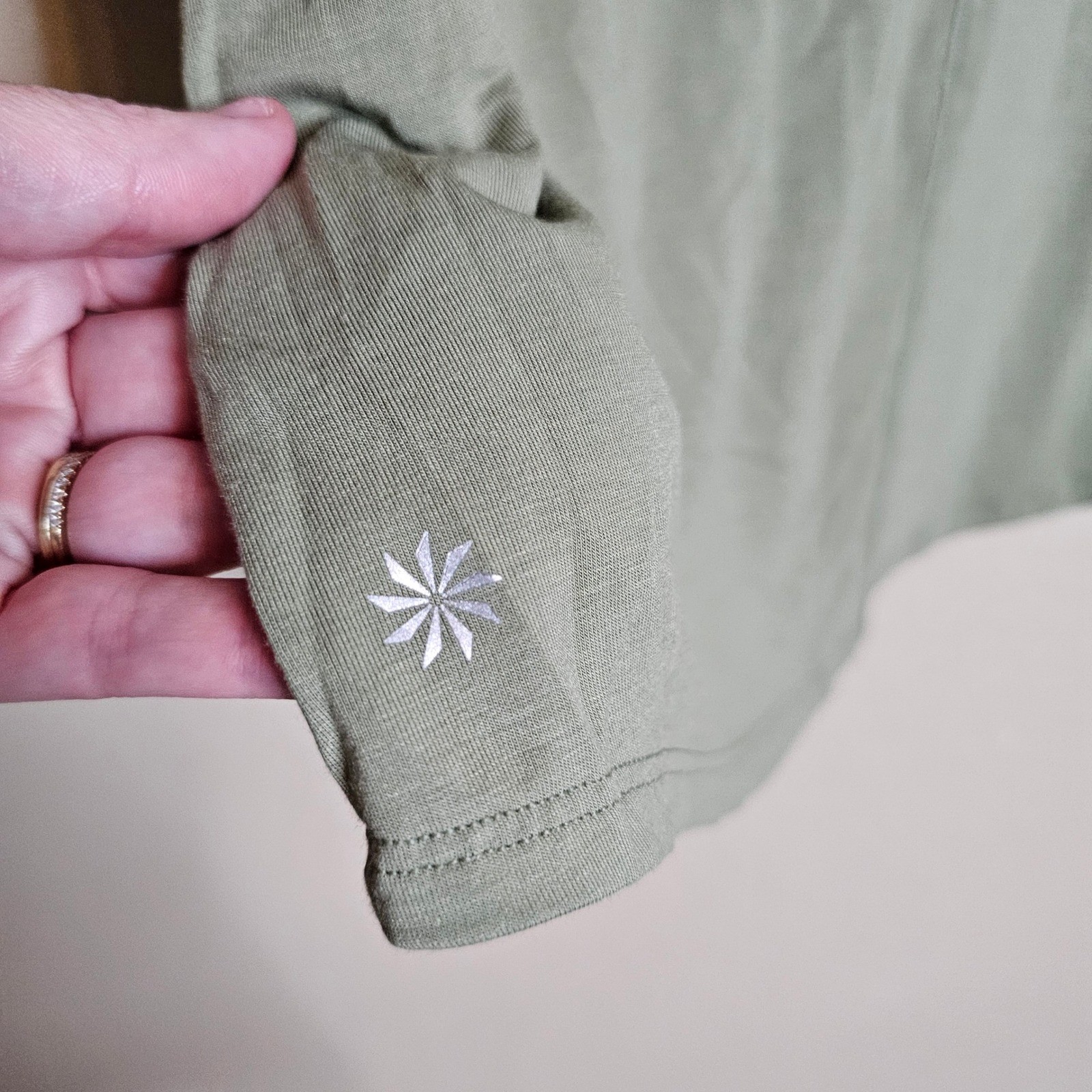 Athleta Move With Ease Tee Olive Green Short Sleeve Relaxed Fit Top Medium