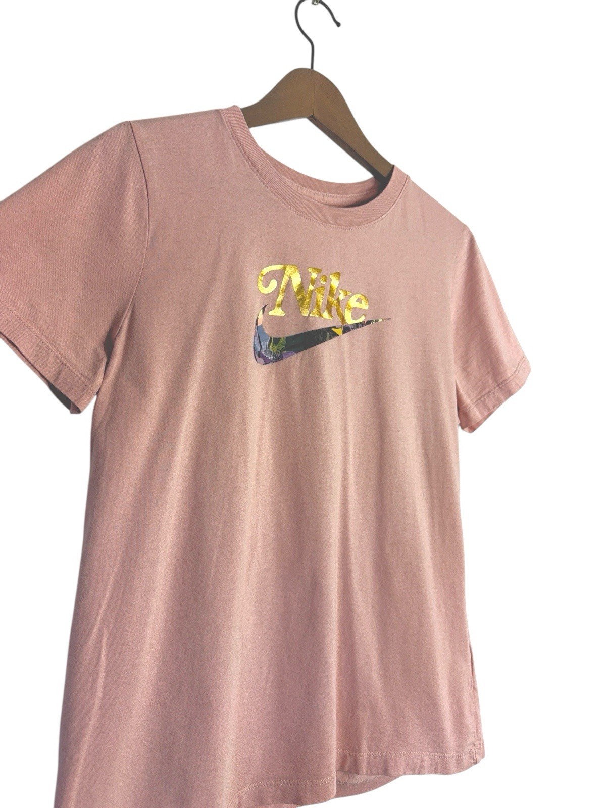 The Nike Tee Logo Floral Metallic Gold Swoosh Women’s Size Large 100% Cotton