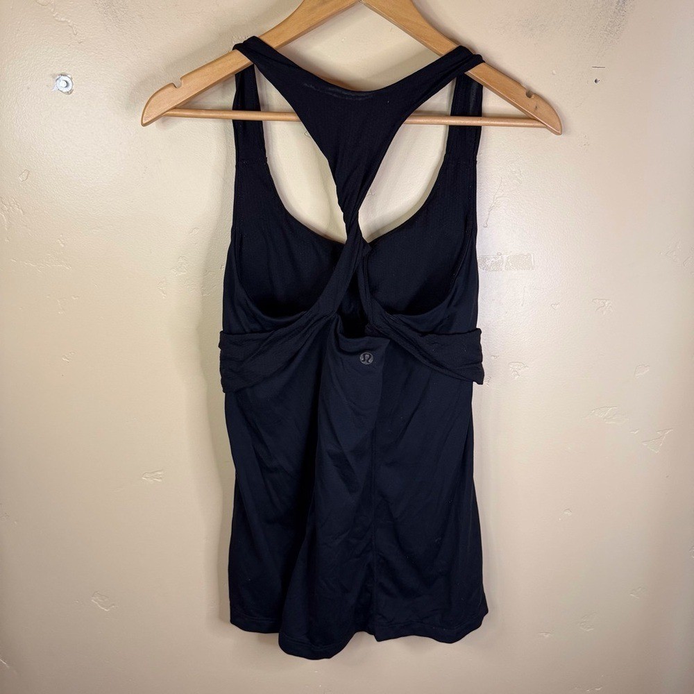 Lululemon Twisted Racerback Adjustable Bra Tank Top Black Size 4 Pads Included
