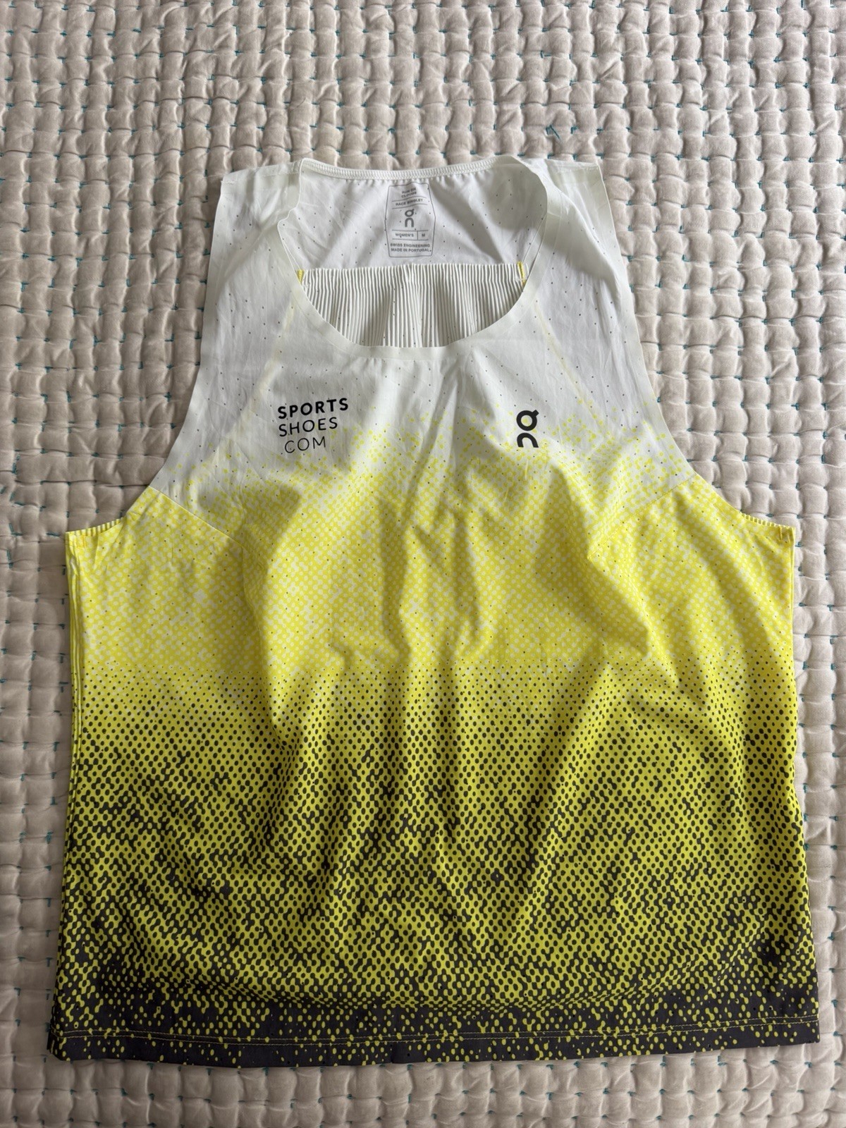 On running womens vest size M new