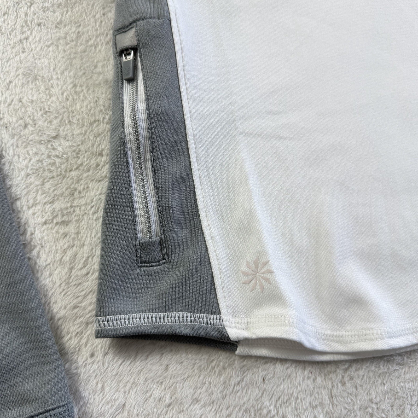 Athleta Running Wild Half Zip Pullover XS White Thumbholes Stretch Golf LS