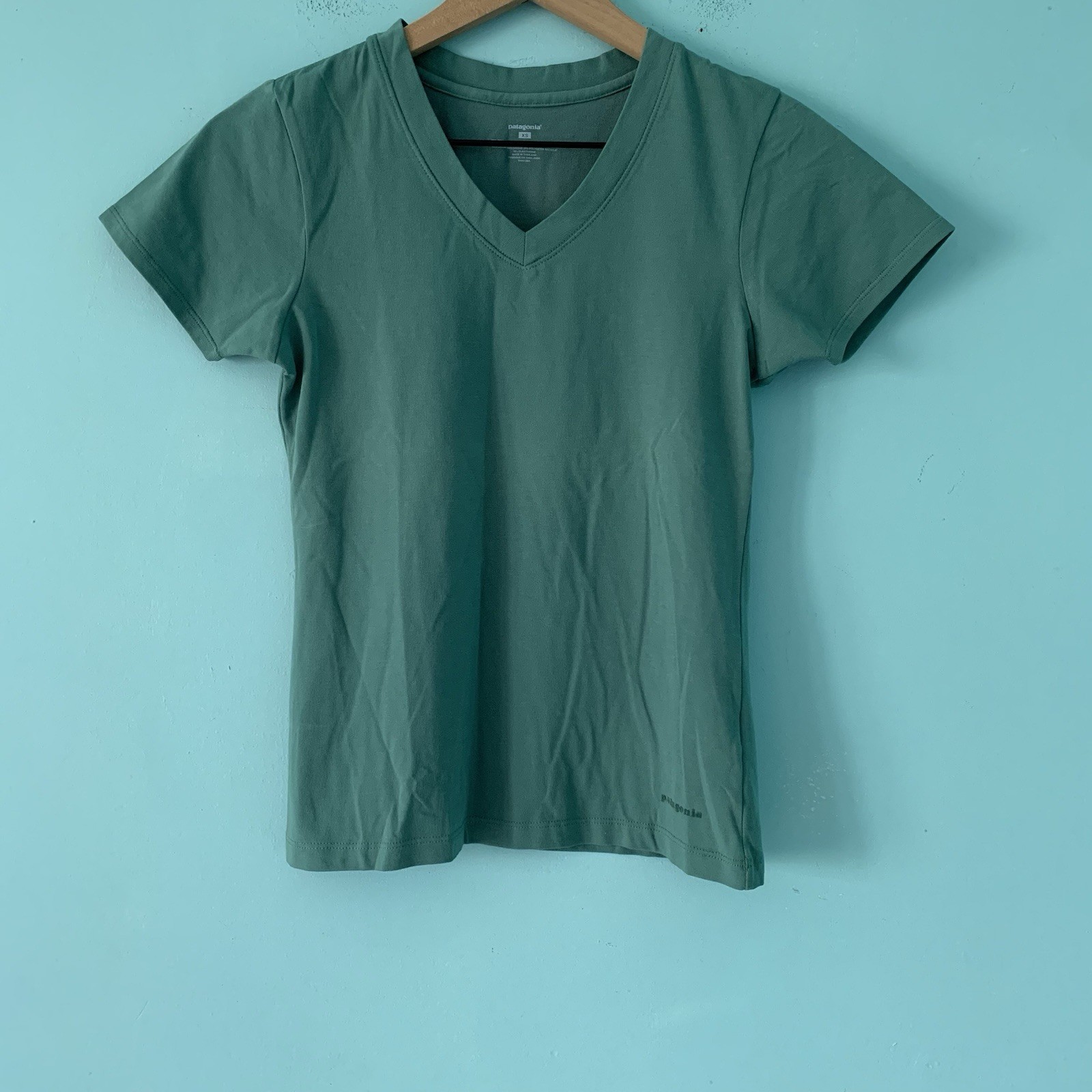 Patagonia V-Neck Short Sleeve Outdoor Hiking Sage Green Organic Cotton Tee XS