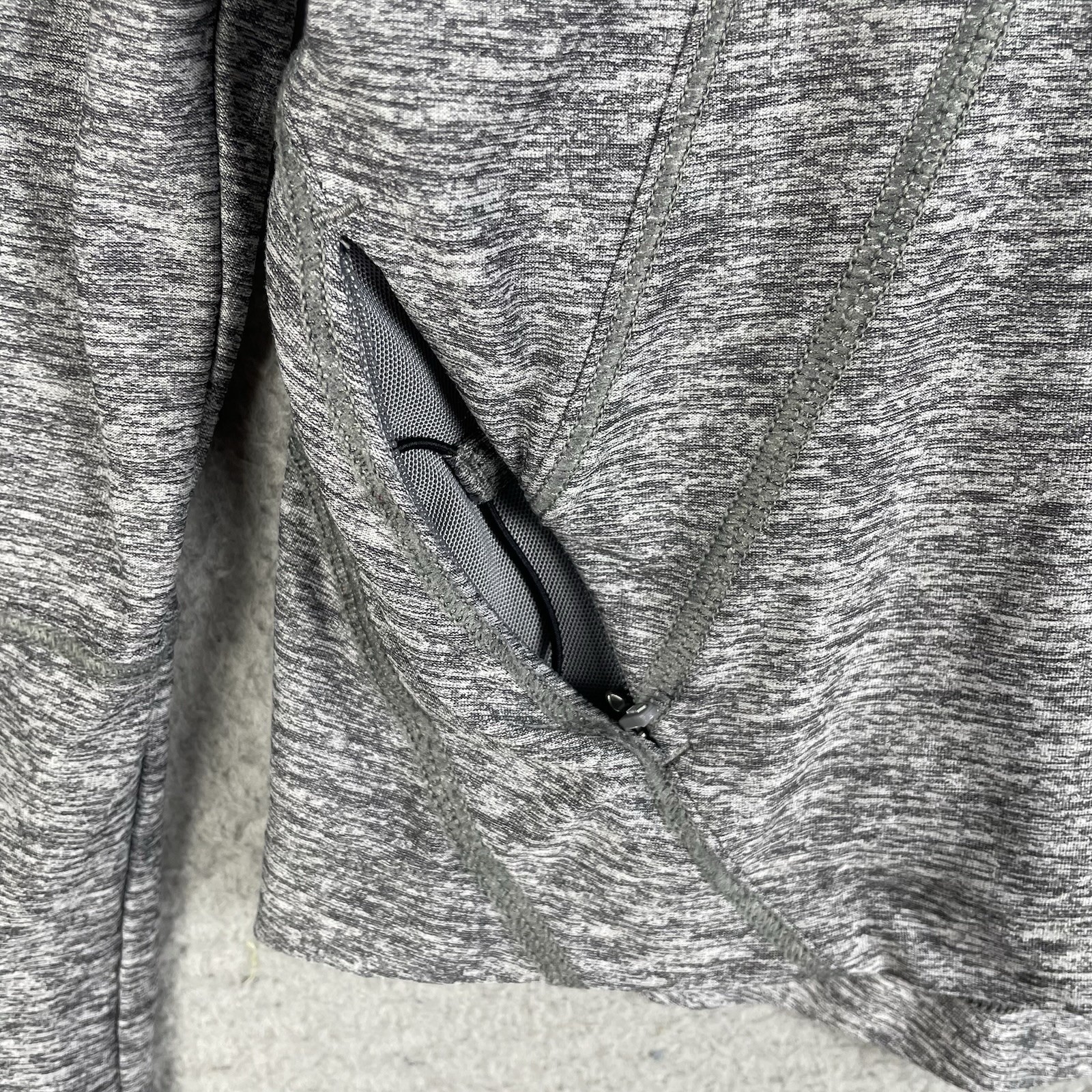 Athleta Quarter Zip Pullover Womens S Heather Grey Shirt Top Athletic Yoga Gym