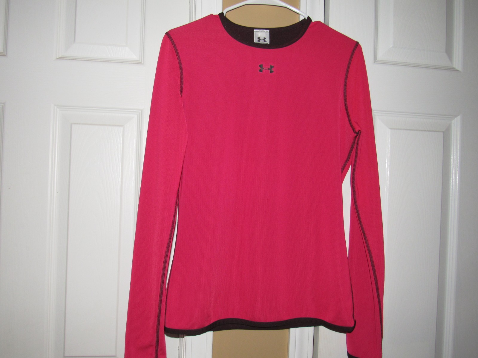 UNDER ARMOUR Women’s Large Dark Pink Athletic Shirt Pullover Black Trim Logo