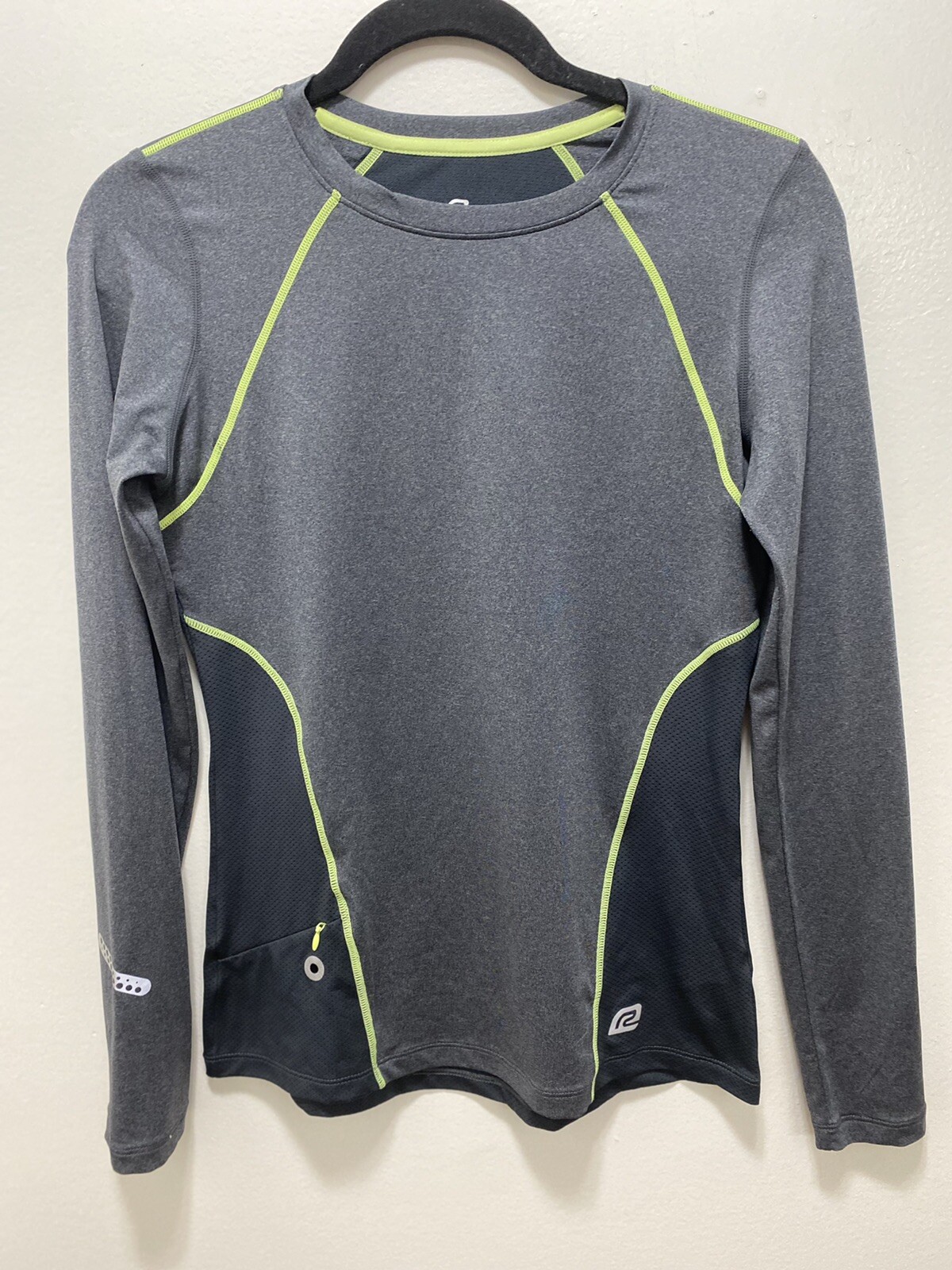 road runner sports Womens Running shirt long sleeve Poly/spandex Gray/black S