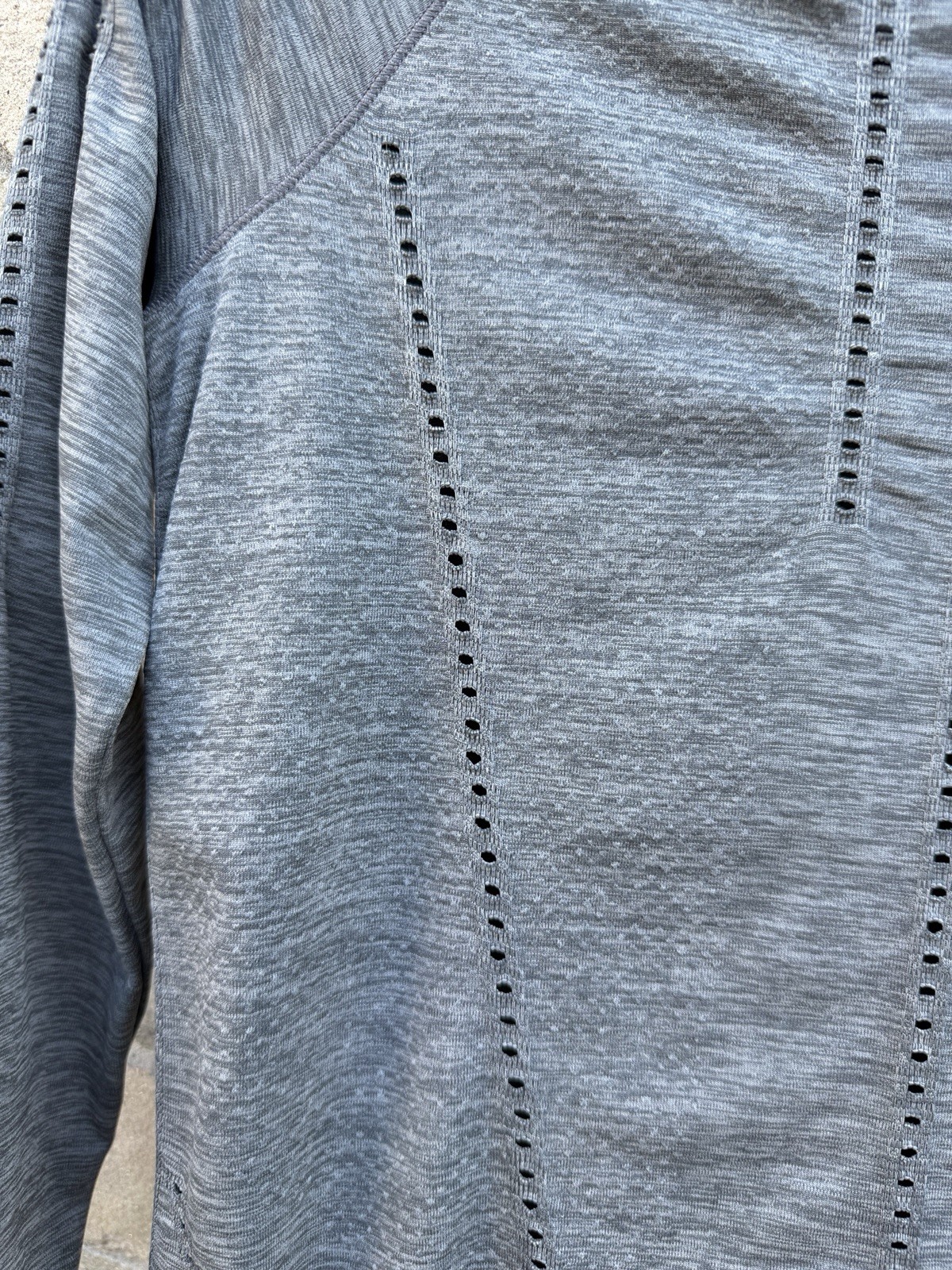Athleta Long Sleeve Performance Top XS Gray Perforated Athletic Yoga Portugal (