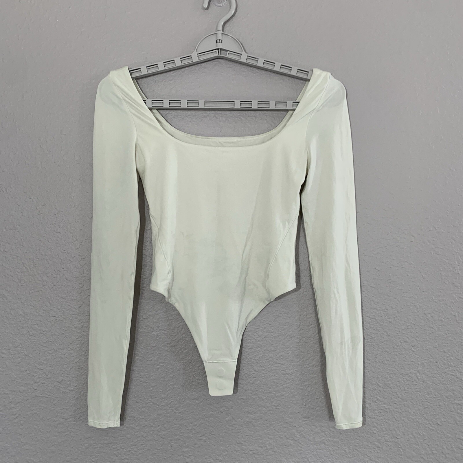 Lululemon XS Wundermost Nulu Square Neck Bodysuit Long Sleeve/Thong Riverstone