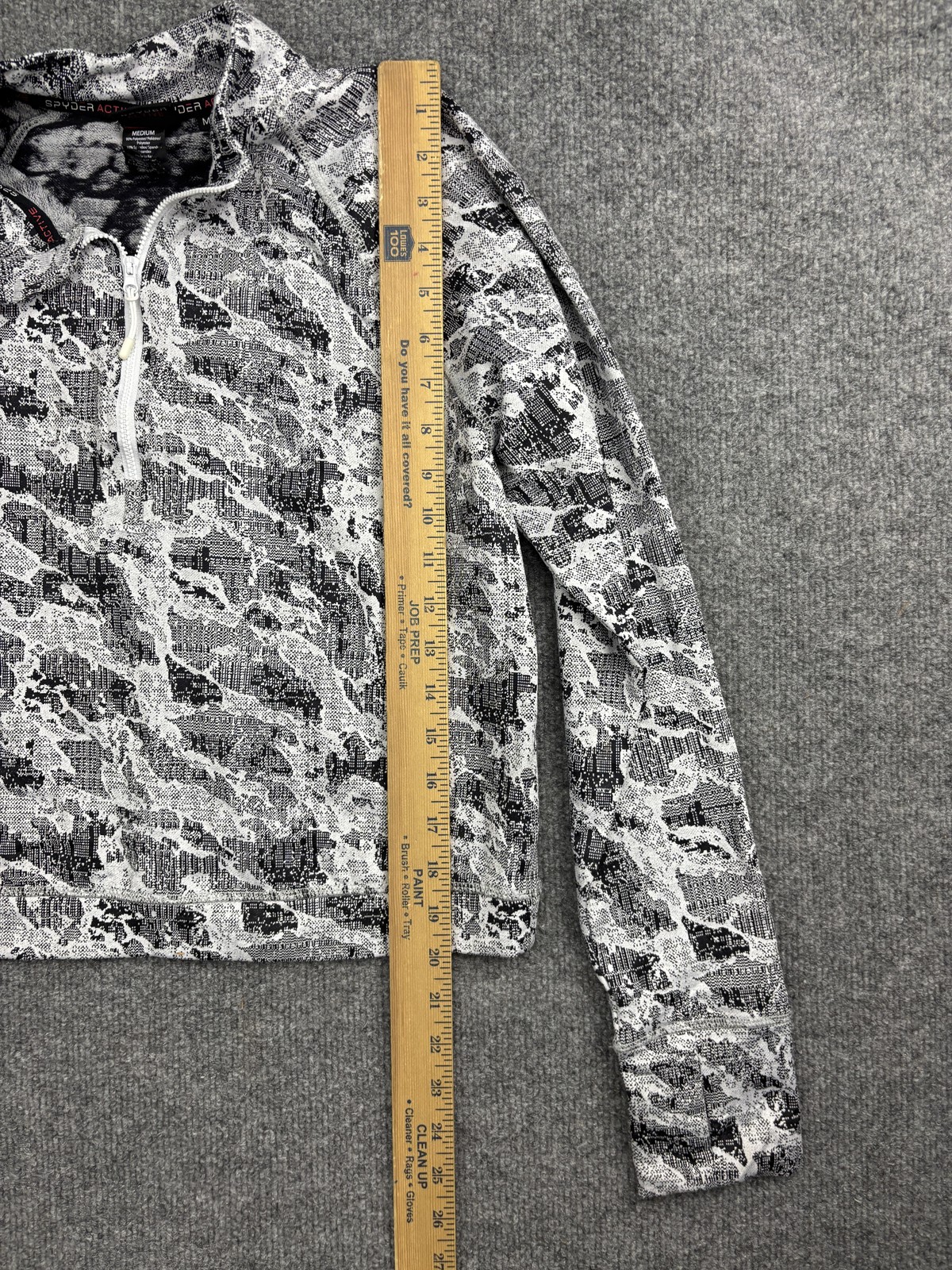 Spyder Pullover Womens Medium Gray Camo 1/4 Zip Mock Neck Long Sleeve Activewear