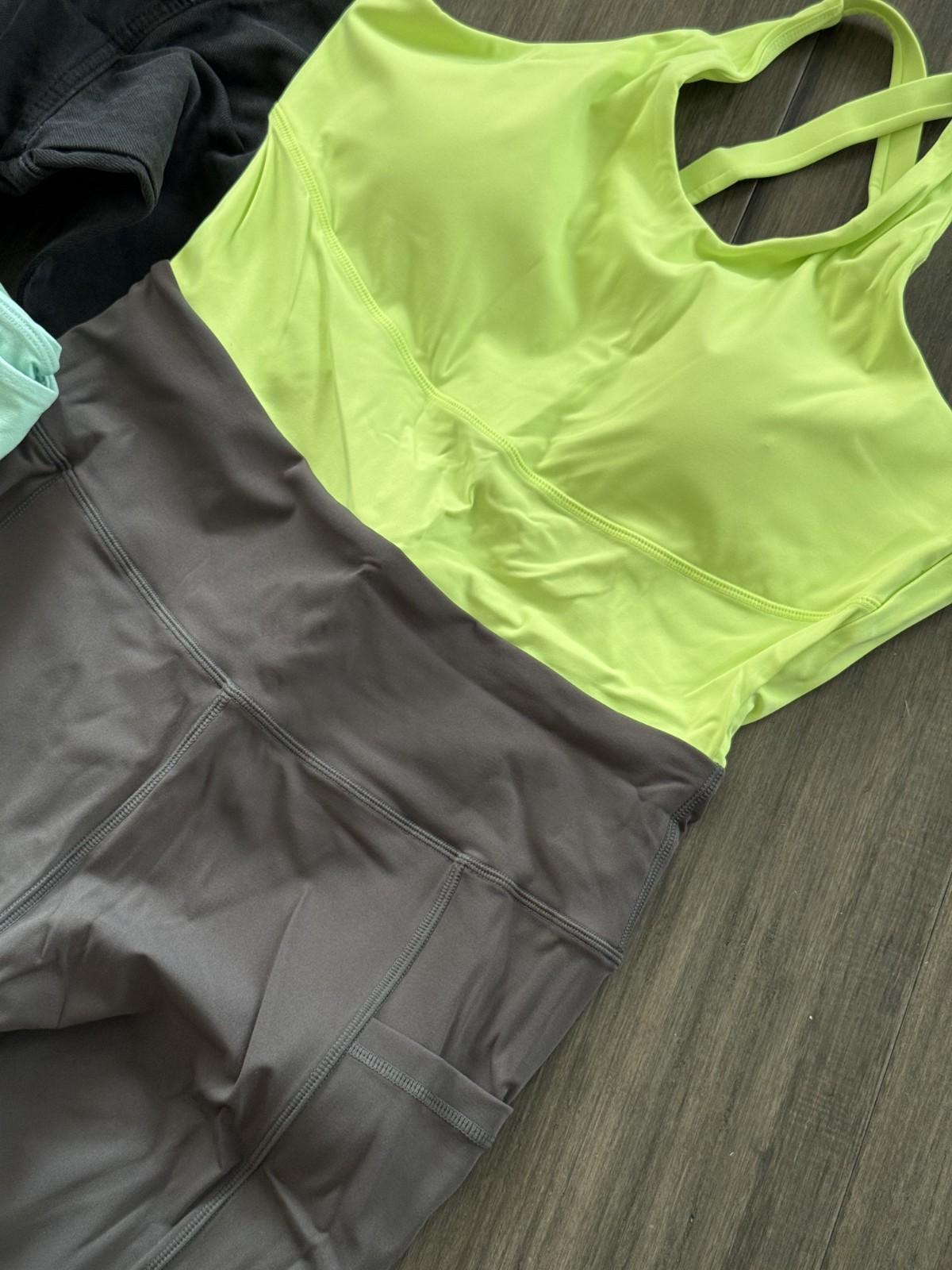 Women’s Plus size workout athleisure wear 2XL (4 item LOT)