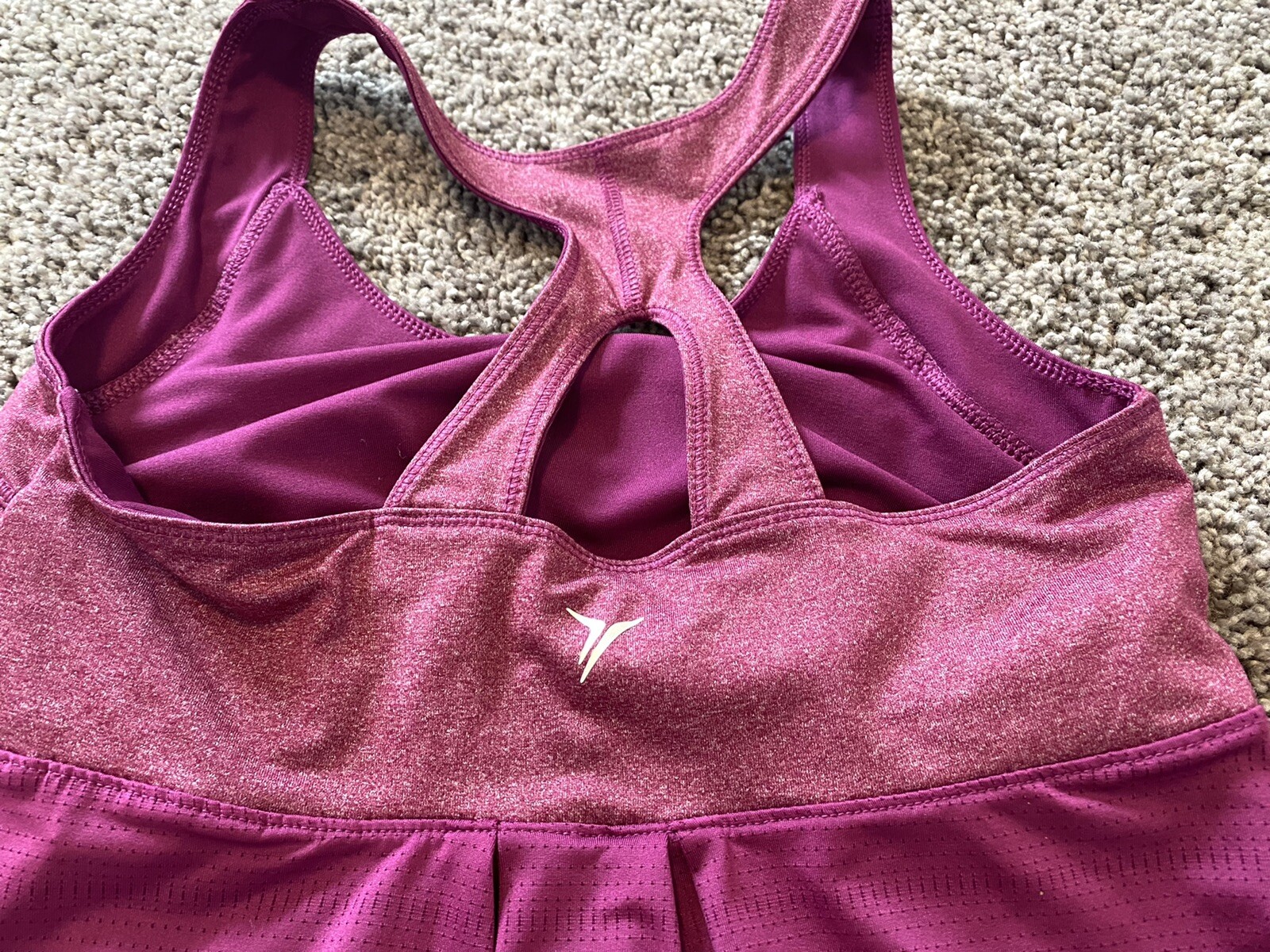 Old Navy Active Magenta Built In Bra Loose Fit Racerback Athletic Tank Top Sz XS