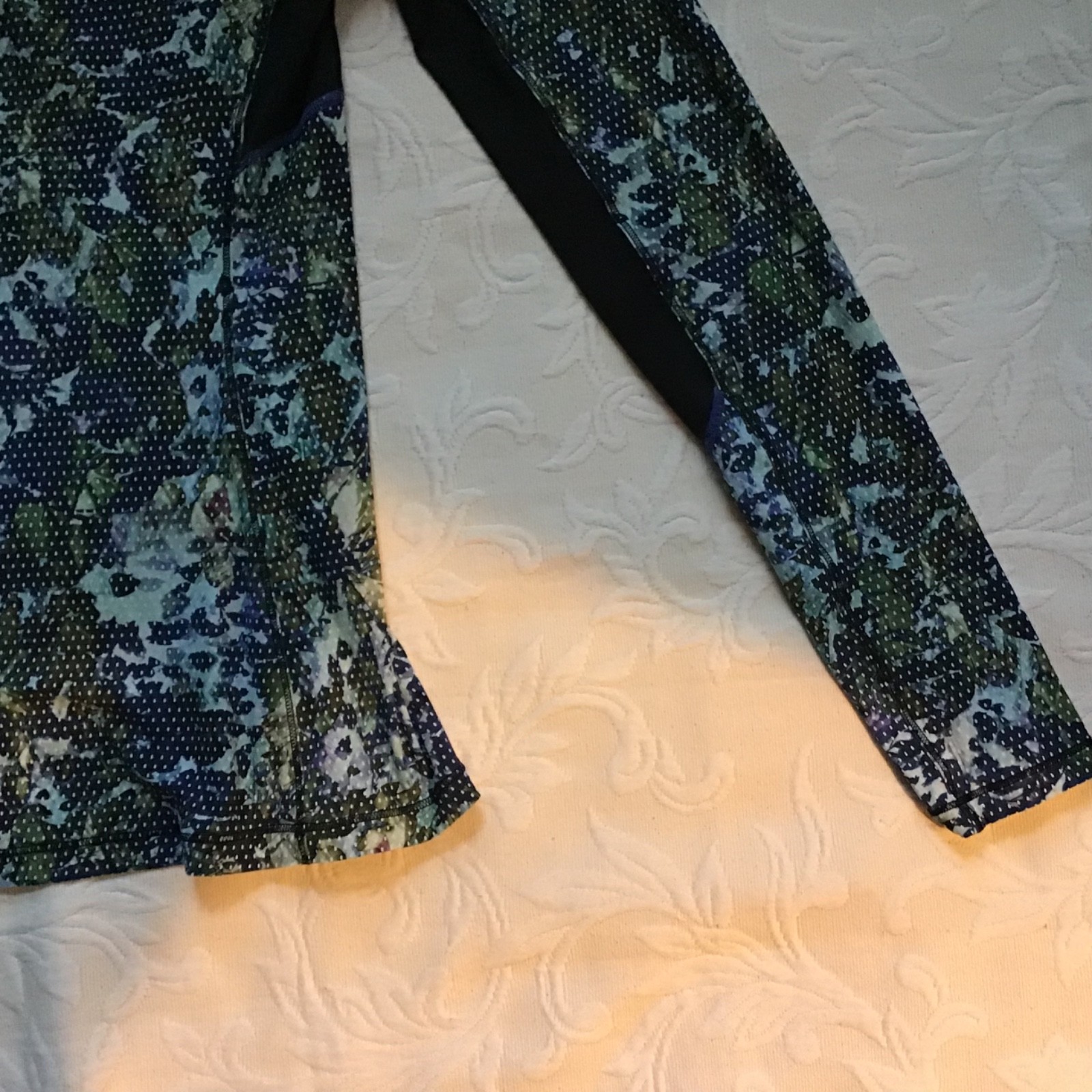 Lululemon Womens Sz 10 Pull-over Lightweight Hoodie Runbeam W/UPF 50+ Fabric EUC