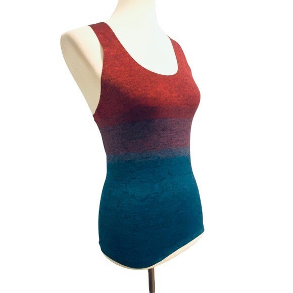Athleta Red Blue Gradient Tank Racerback Fitted Stretch Womens Sz S NWT