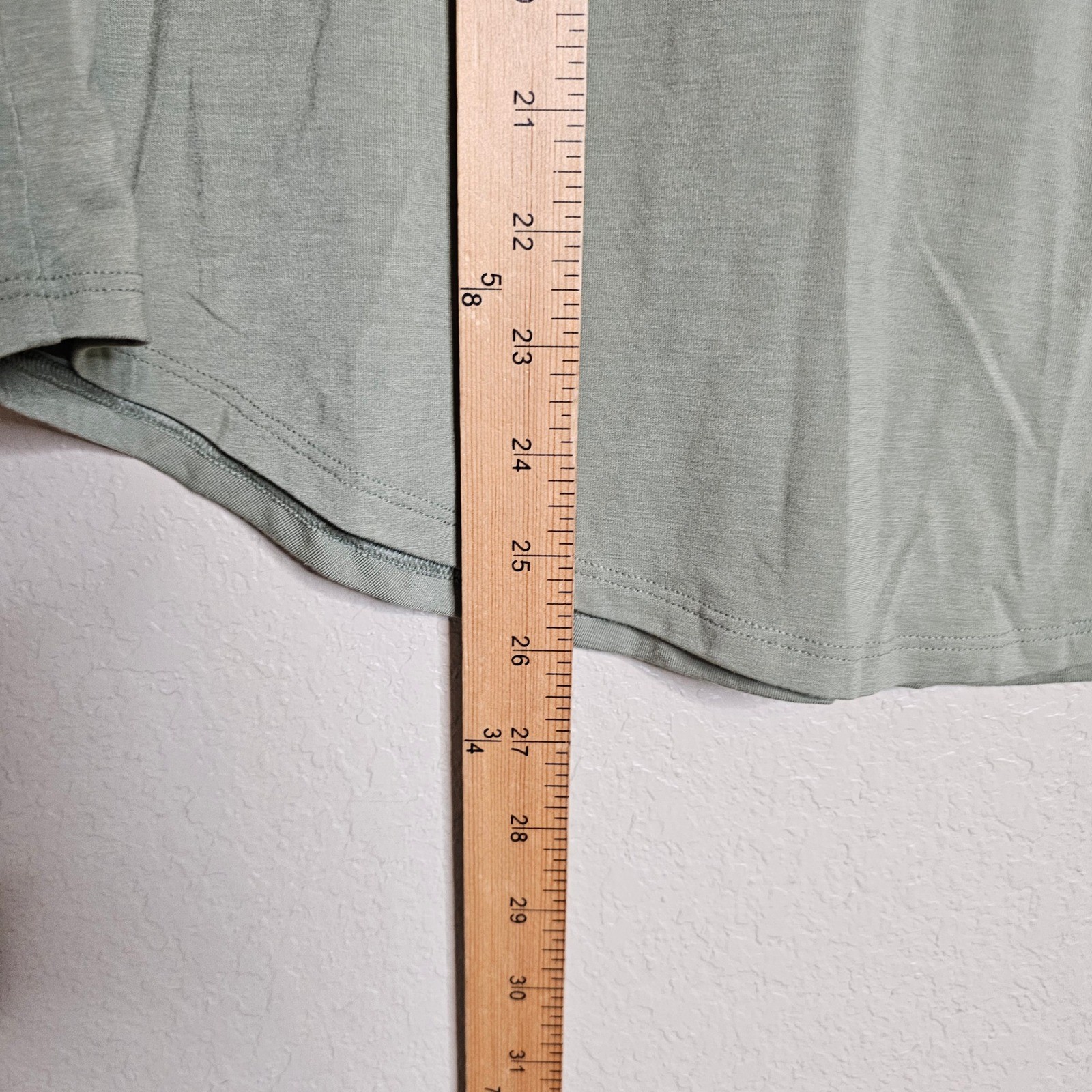 Athleta Move With Ease Tee Olive Green Short Sleeve Relaxed Fit Top Medium