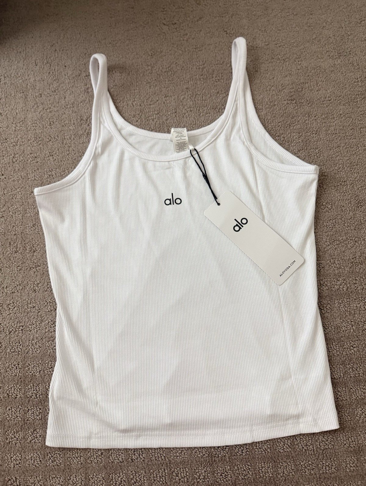 Alo White Logo Ribbed Scoop Neck Slim Fit Stretch Tank Cami Womens M