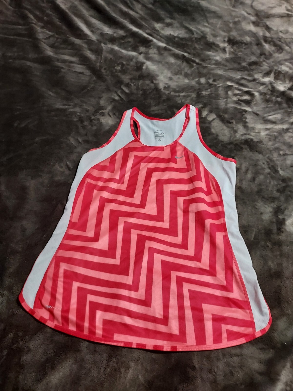 NIKE DRI-FIT HOT PINK WOMEN’S TANKTOP Medium Geometric Design, Mesh Sides