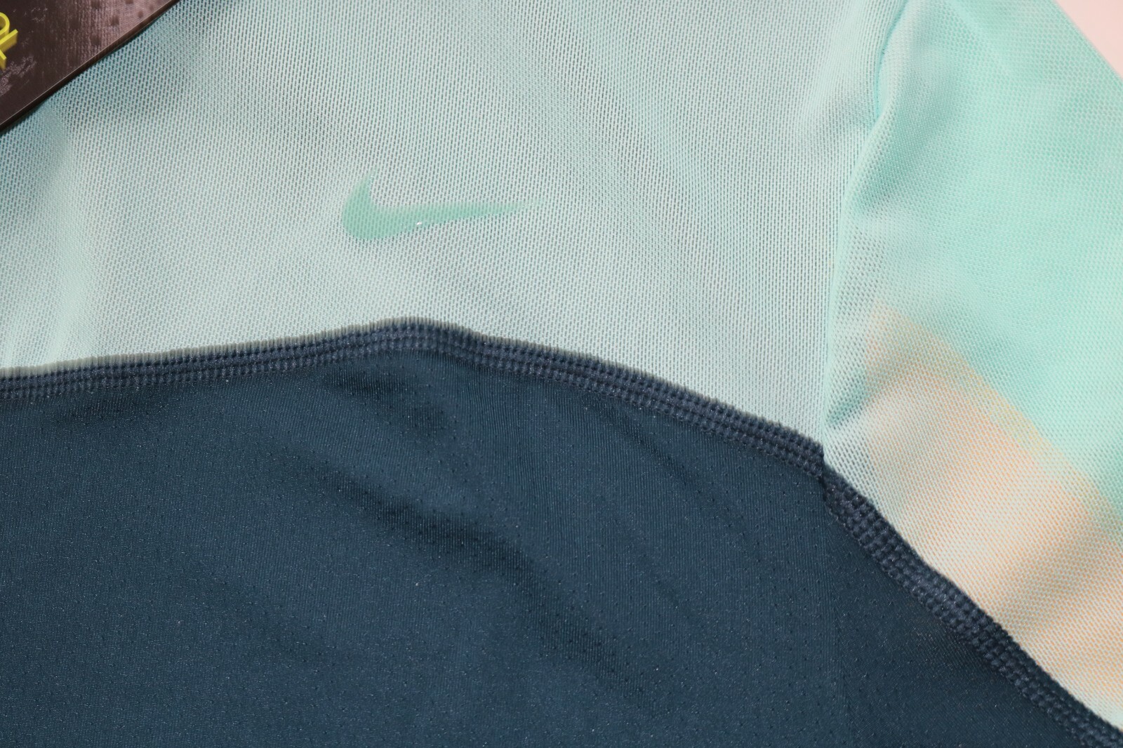 NIKE PRO HYPERCOOL TRAINING MESH SLIM FIT LONG SLEEVE TOP AR6699-304 WOMEN S