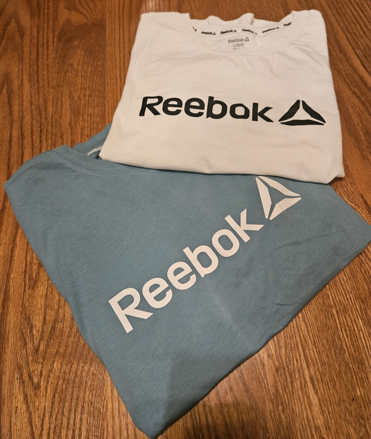 Reebok Active Walking Tees Women’s set of 2 White and Light Green Size L Soft
