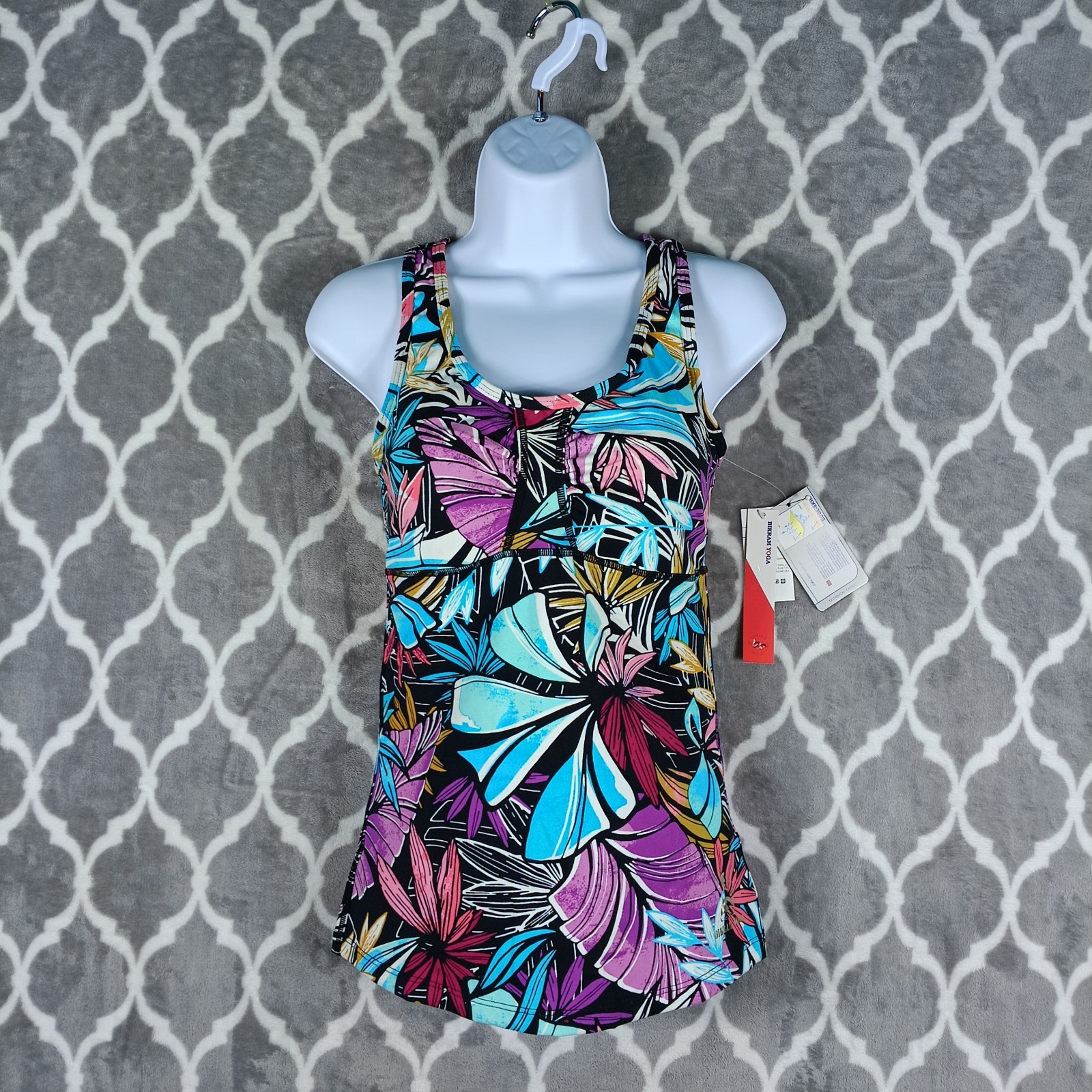 Yoga Tank Top Built In Bra Women Size Large Floral Tropical Crossback