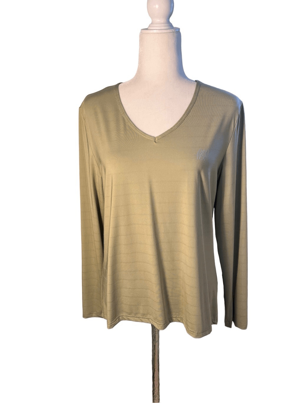 fbf Body long sleeve light green v-neck split back shirt – XL