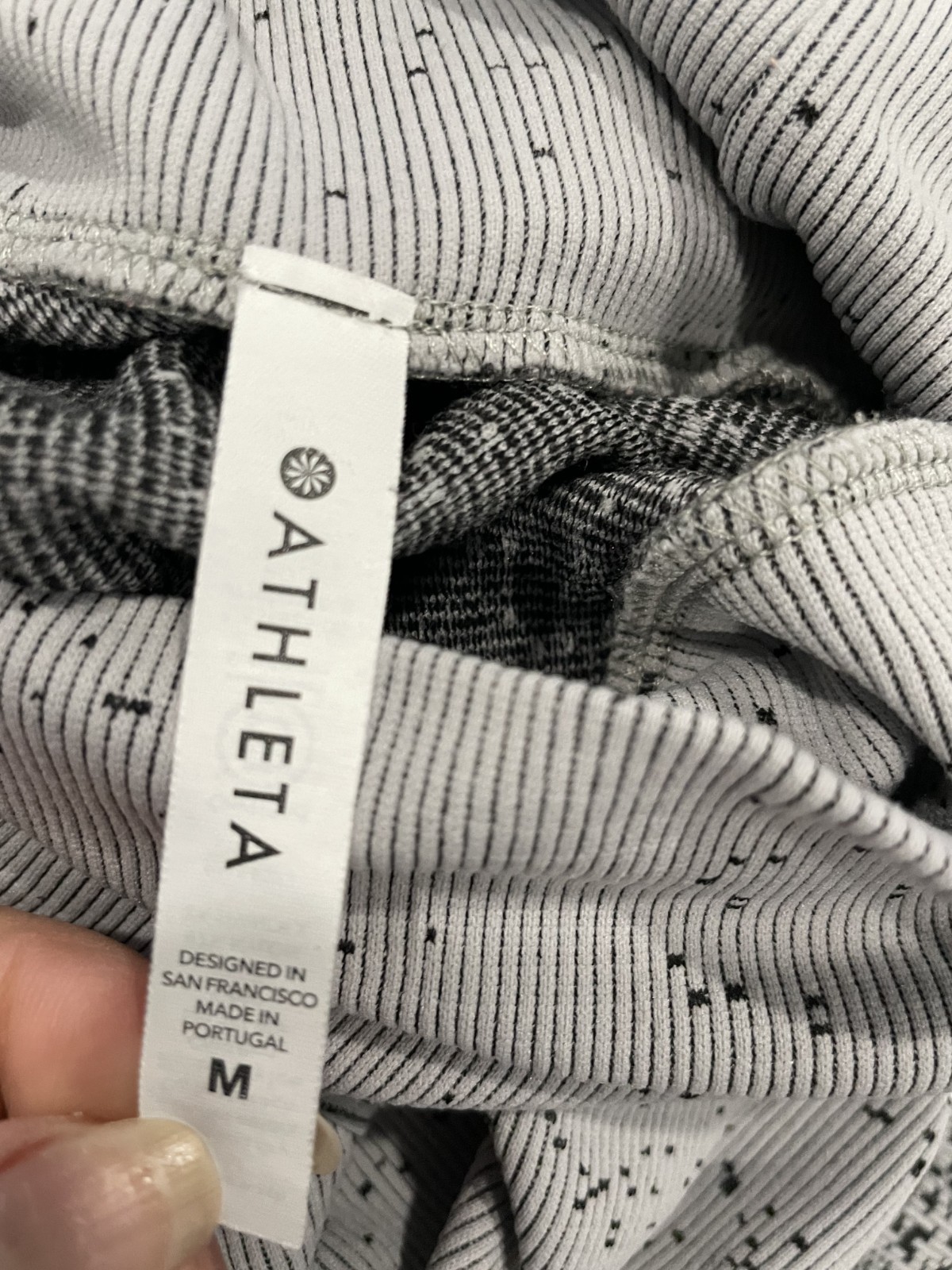 Athleta Flurry Base Layer Turtleneck – Size M – Black, Grey White Ombre Fade