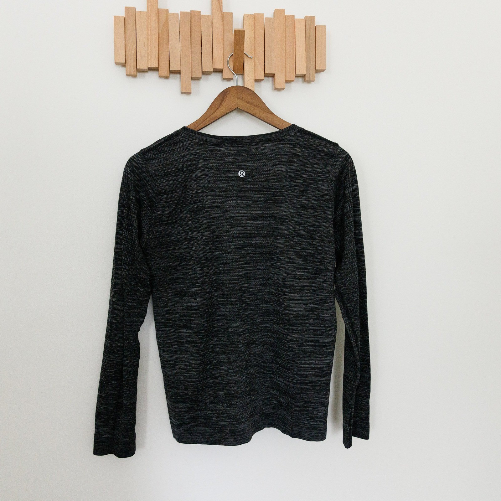 Lululemon Swiftly Tech Long Sleeve Crew Gray Space Dye Athletic Top