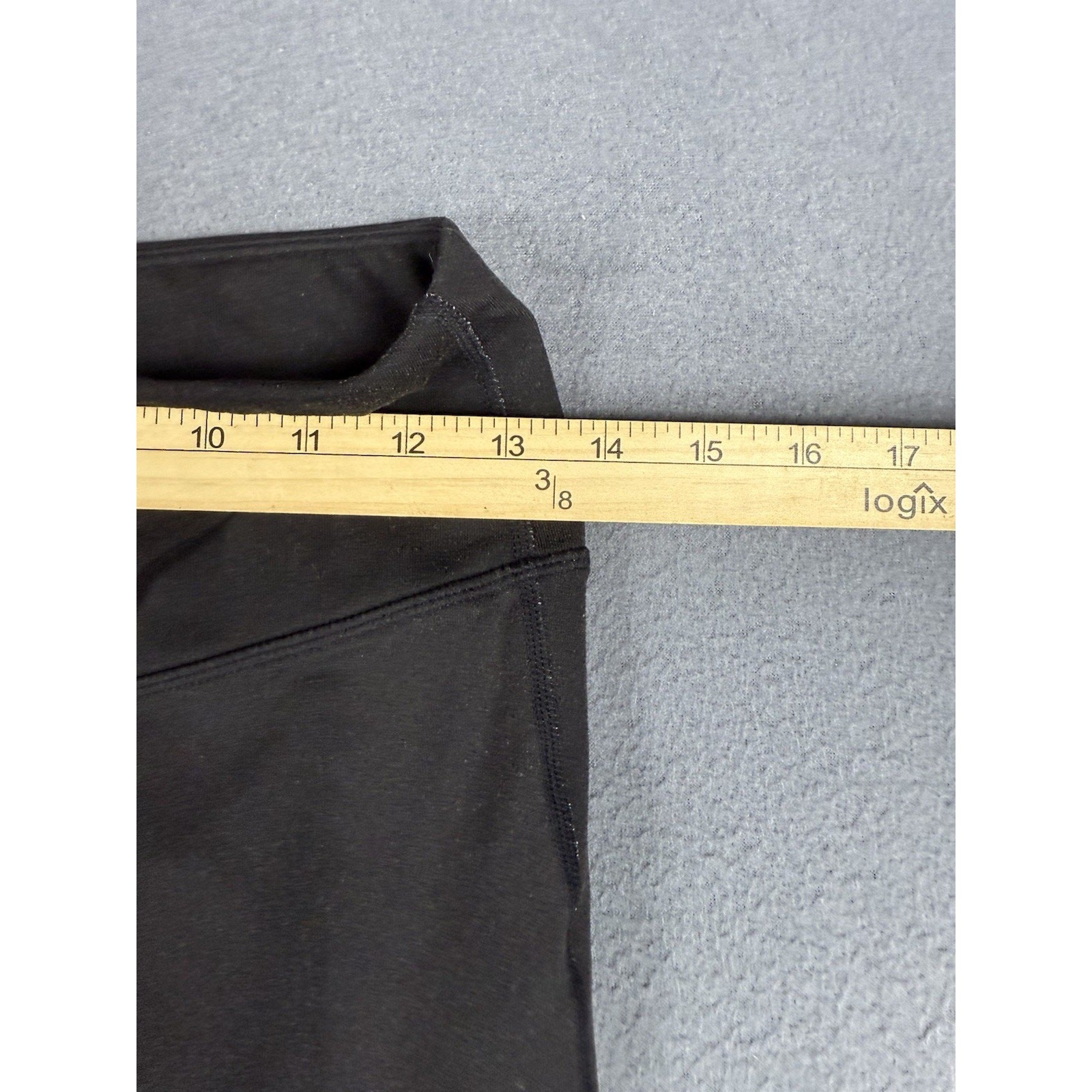 ATHLETA Black Gray Lightning Yoga Studio Chaturanga Capri Crop Leggings size S