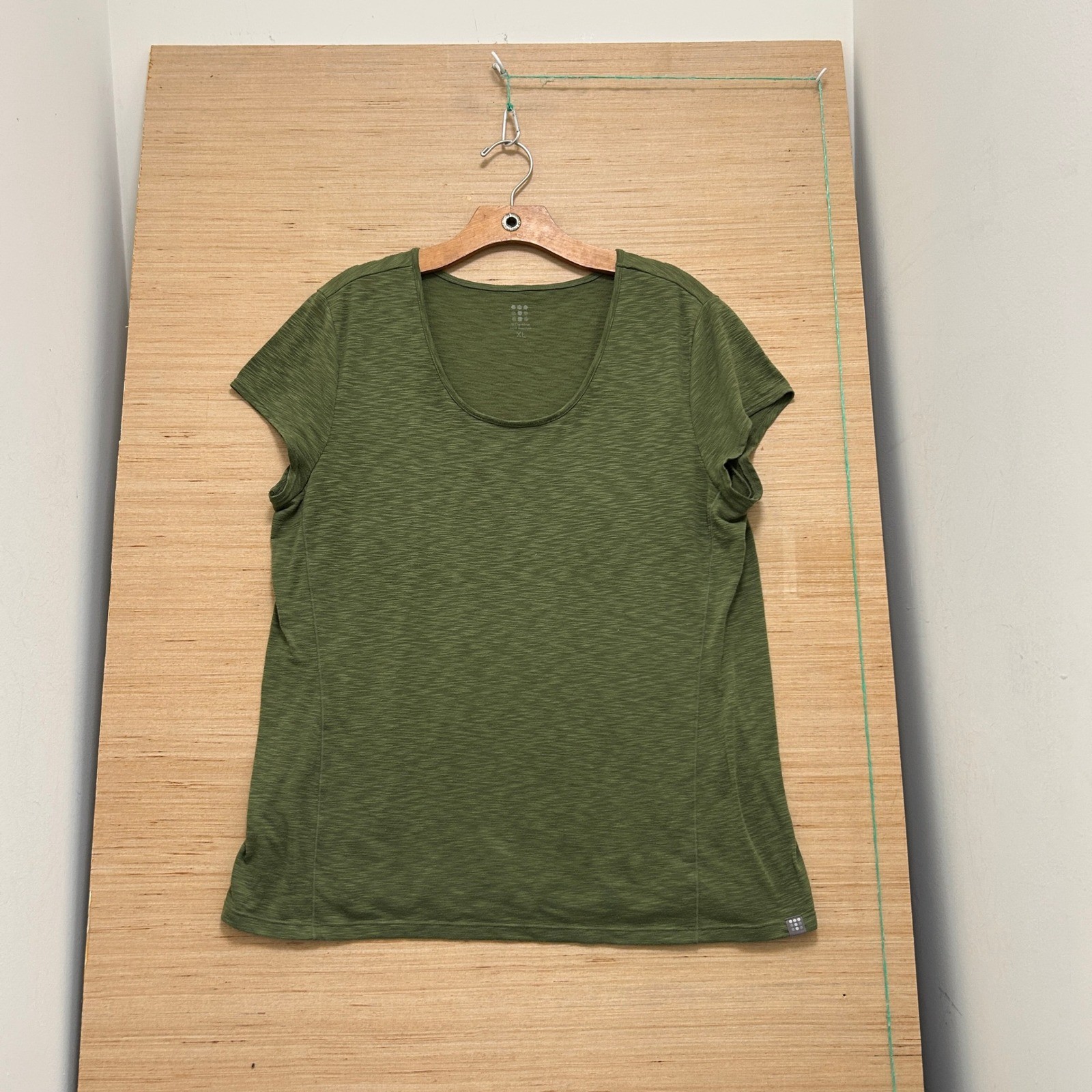 Title Nine Olive Green Slub Knit Scoop Neck Active T-Shirt Womens XL 5993