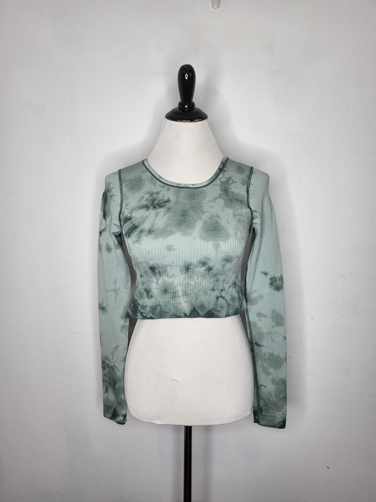 LULULEMON Ebb To Street Long Sleeve Shirt Women’s Size 6 Cropped Marble Dye