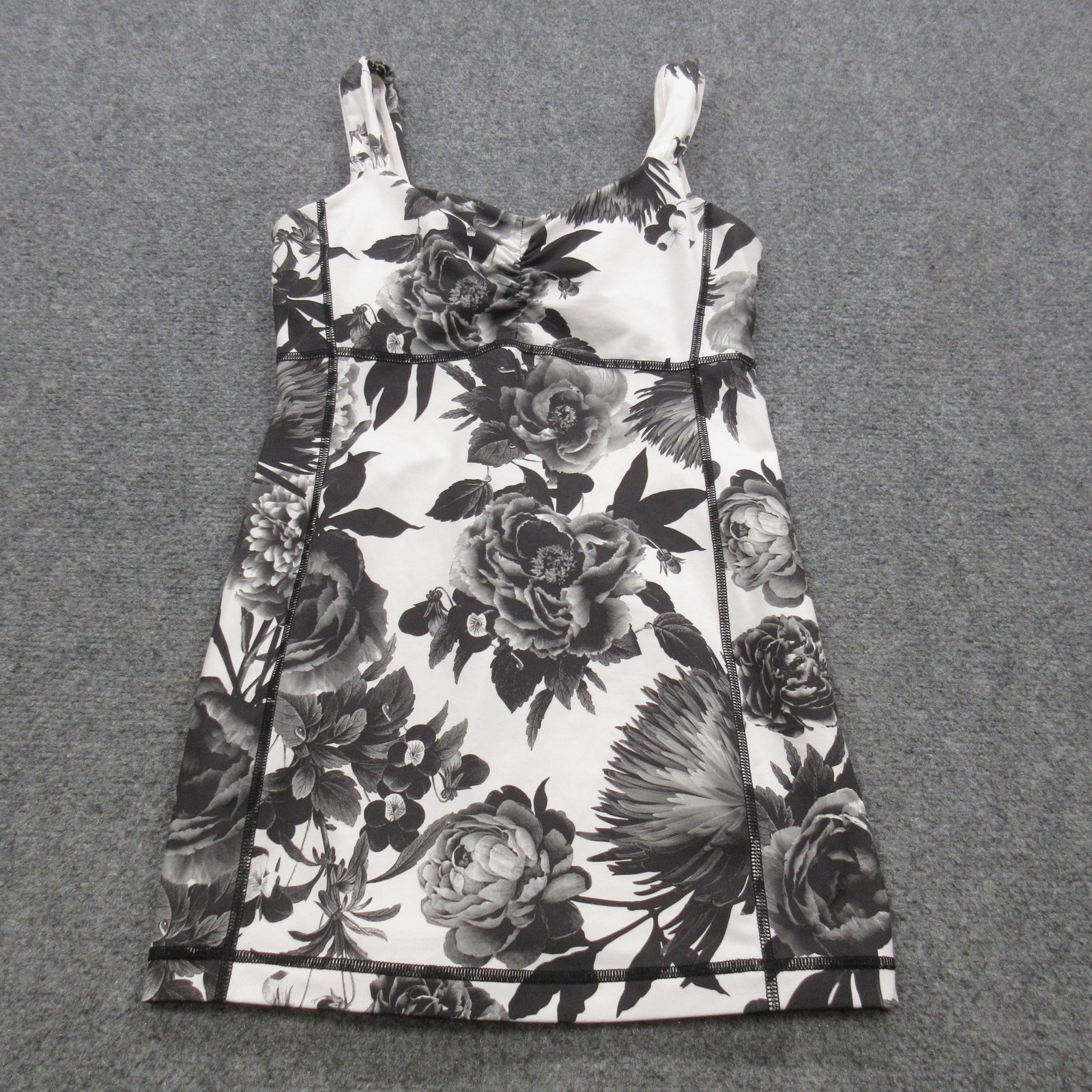 Lululemon Tank Top Women 6 Black White Floral Shirt Empire Waist Fitted Athletic