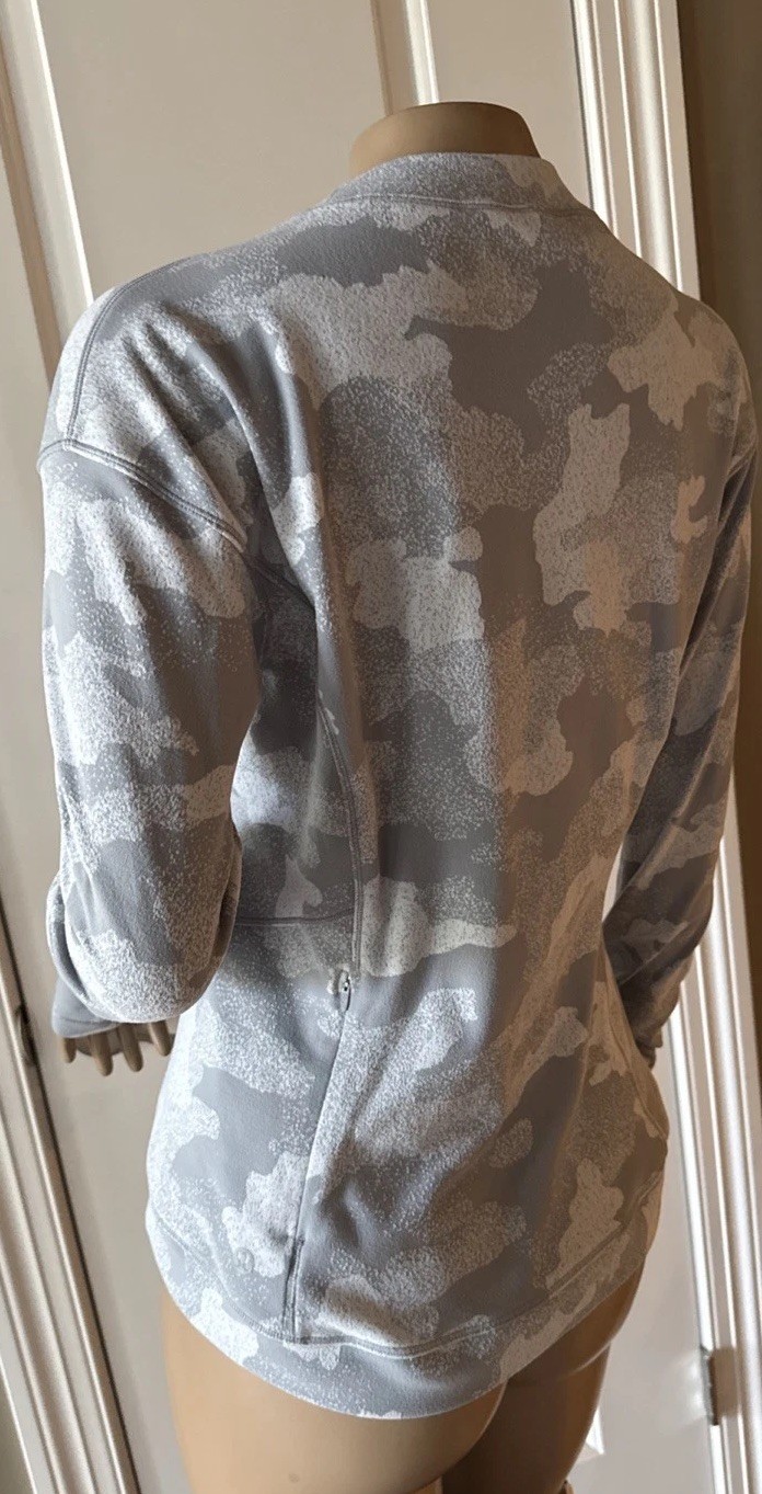 LULULEMON Close To Crossing Top Pullover Pocket Women’s Size 8 Multicolor