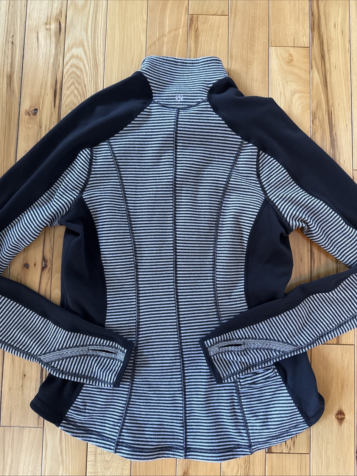 LULULEMON Run U Turn Quarter Zip Pullover Women’s Size 10 Multi Striped