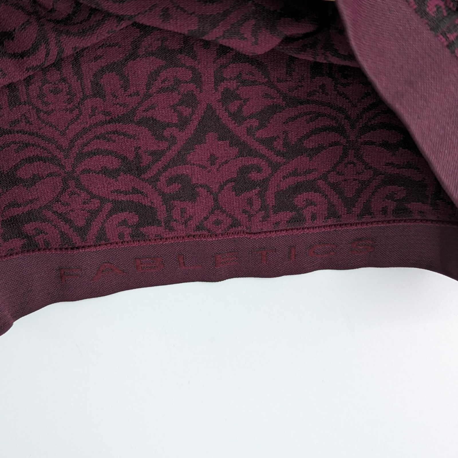 Fabletics Long Sleeve Athletic Top S Maroon Black Damask Scooped Textured Fitted