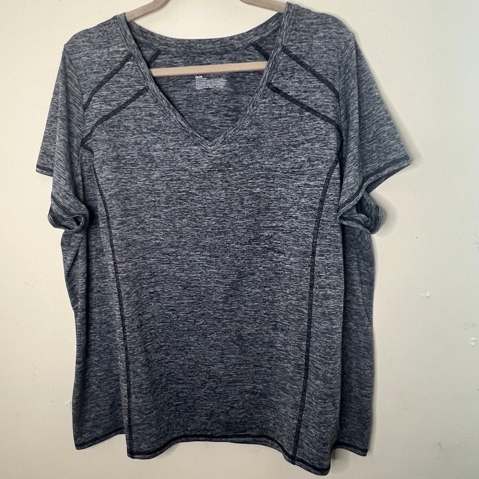 Livi Active Athletic T Shirt Gray Space Dye Size 18/20 V Neck Workout top