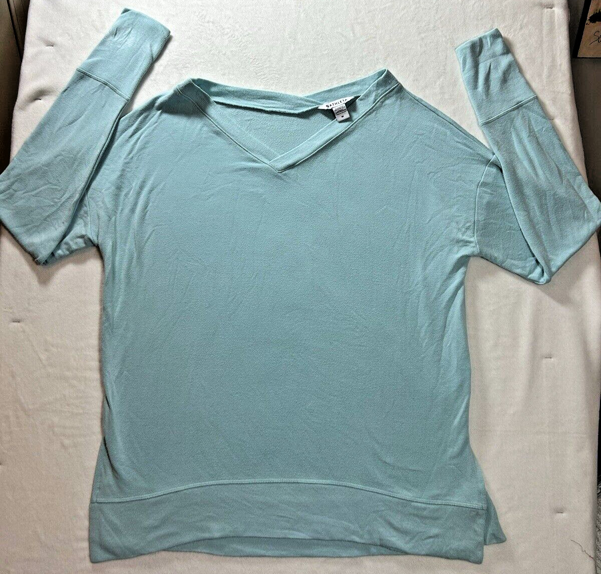 Athleta Sweater Luxe Sweater Womens size Med V-Neck Comfy Soft Pullover