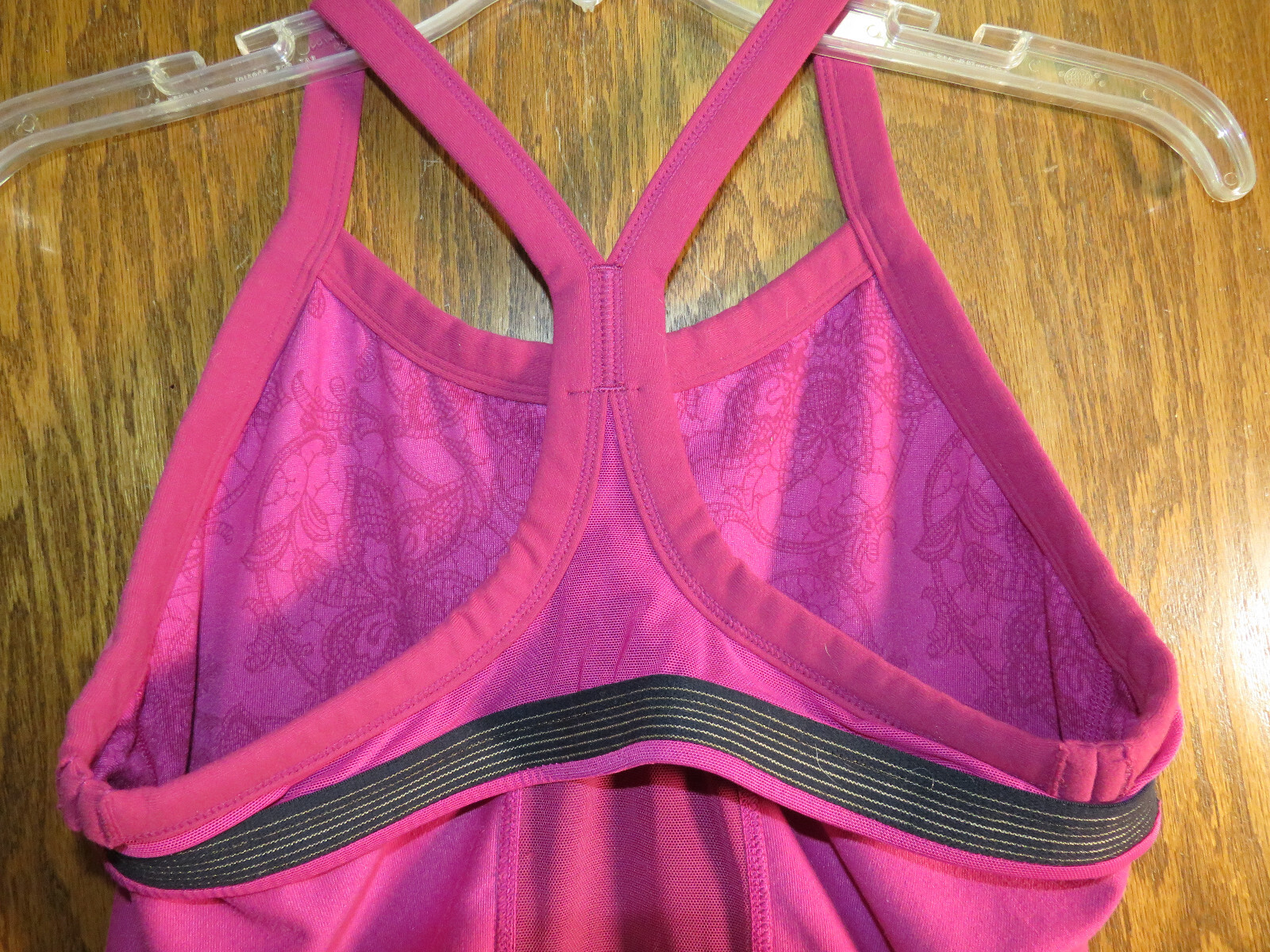 Lululemon 8 Ujjayi Tank Raspberry Deep Fuschia Floral Hot Pink EUC! Rare!