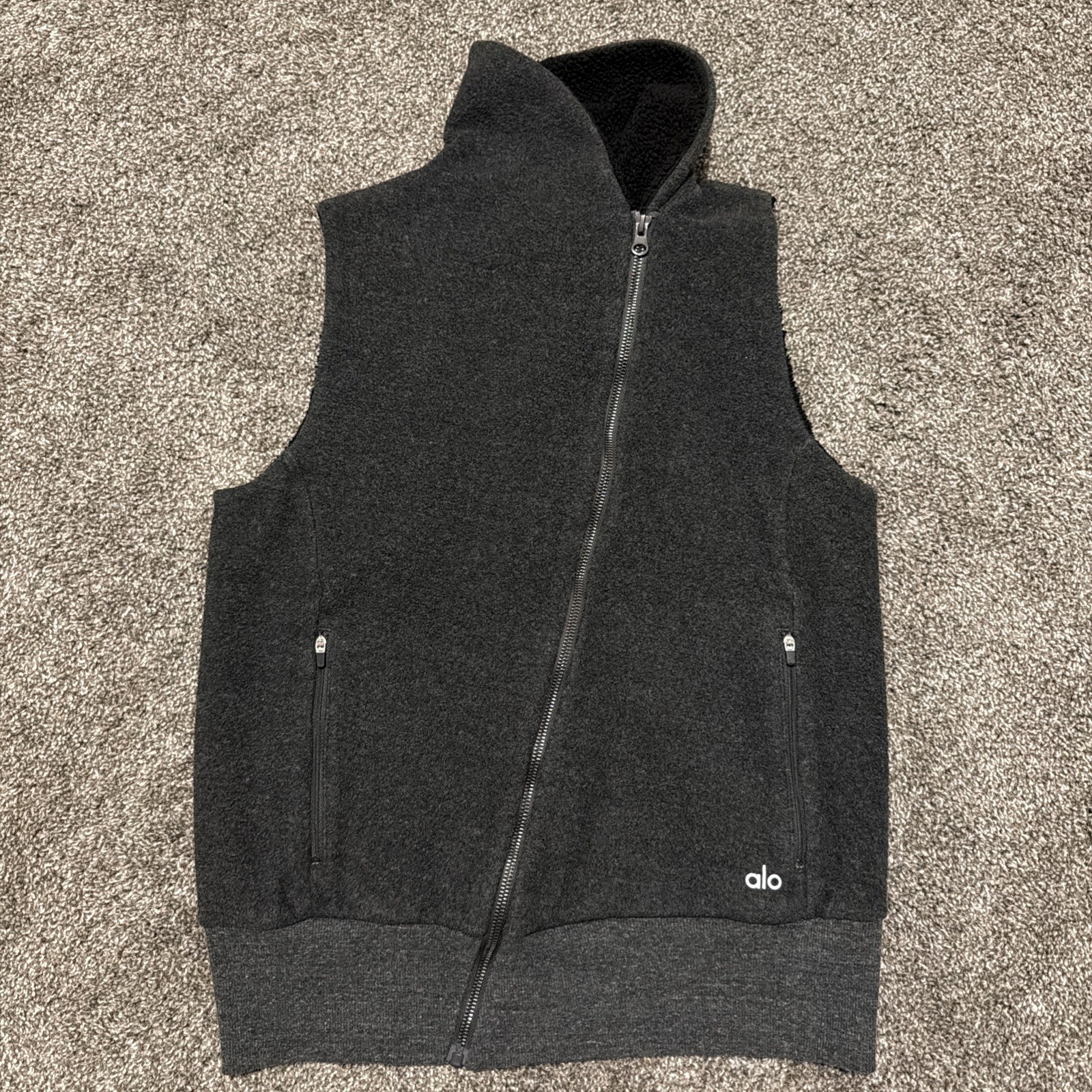 ALO YOGA flat iron sherpa vest black S/M sleeveless workout athletic outdoor