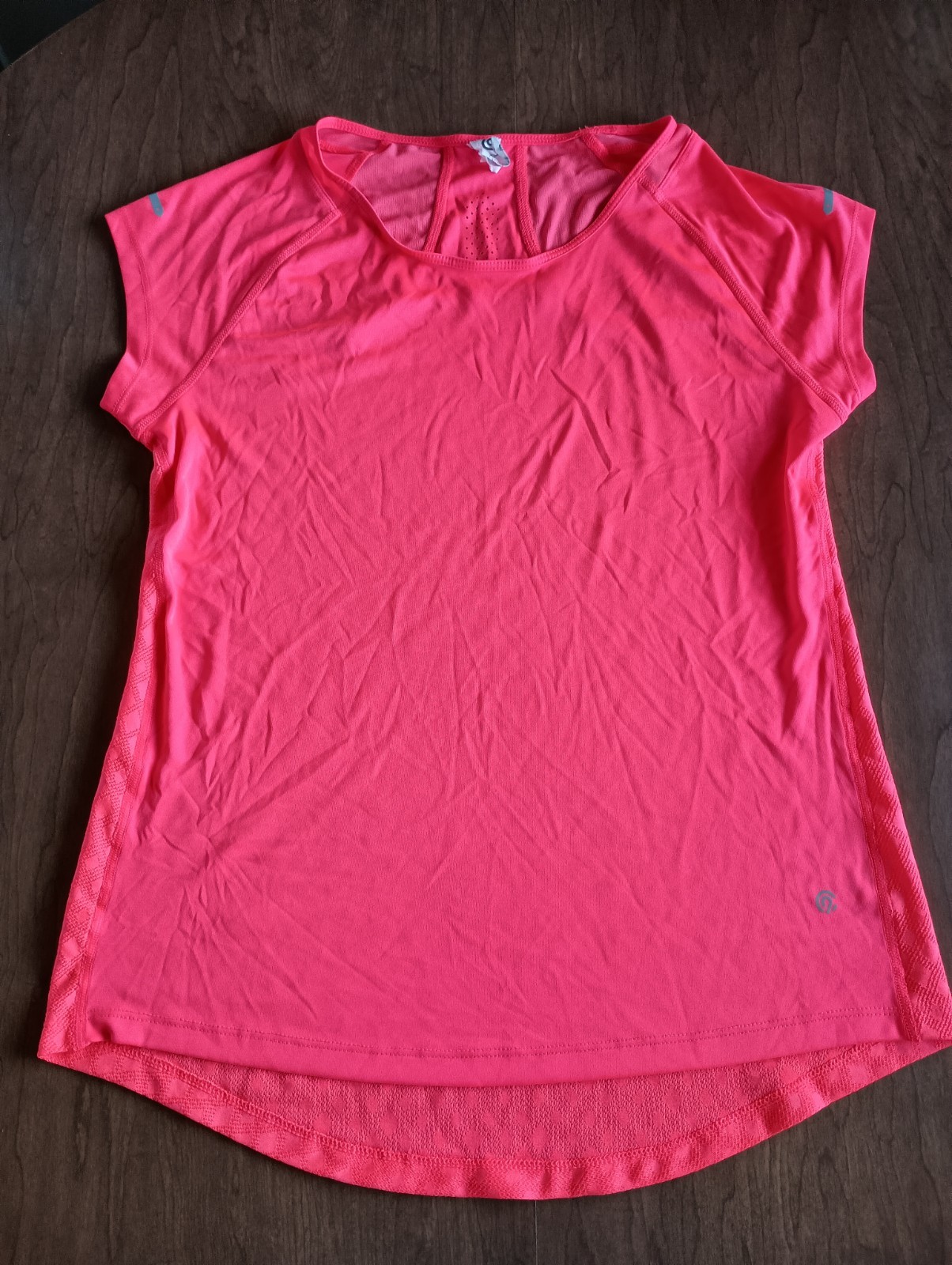 Champion Women’s Polyester Mesh Inserts Short Sleeve Activewear Shirt Medium